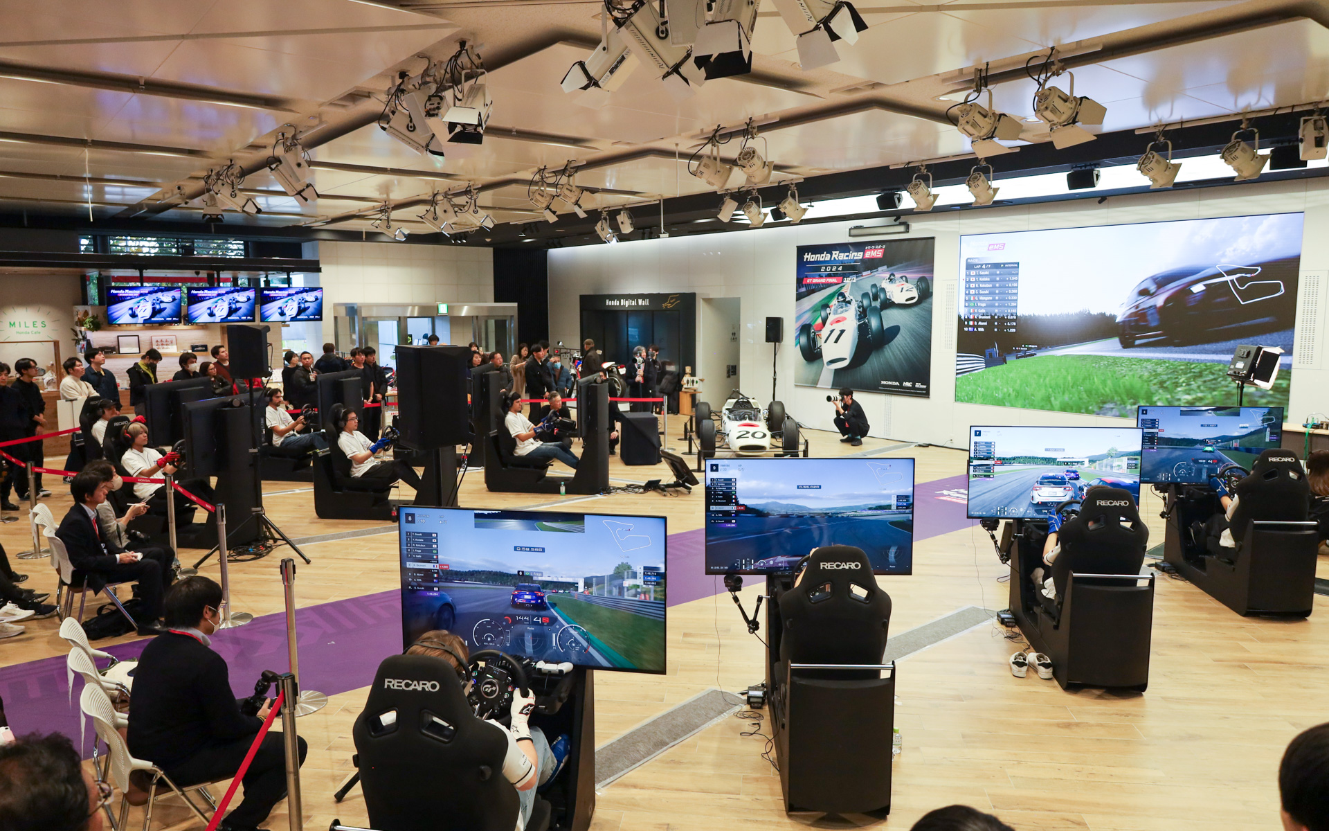 ホンダウエルカムプラザ青山で開催されたホンダ公式eモータースポーツの決勝大会「GT Grand Final 2024」