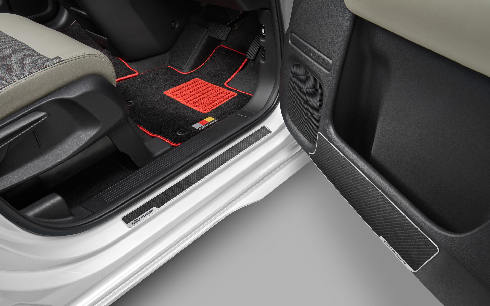 ドアインナープロテクター＆スカッフプレート装着イメージ