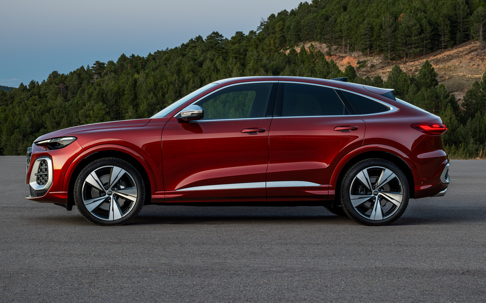 アウディ新型「SQ5 スポーツバック」