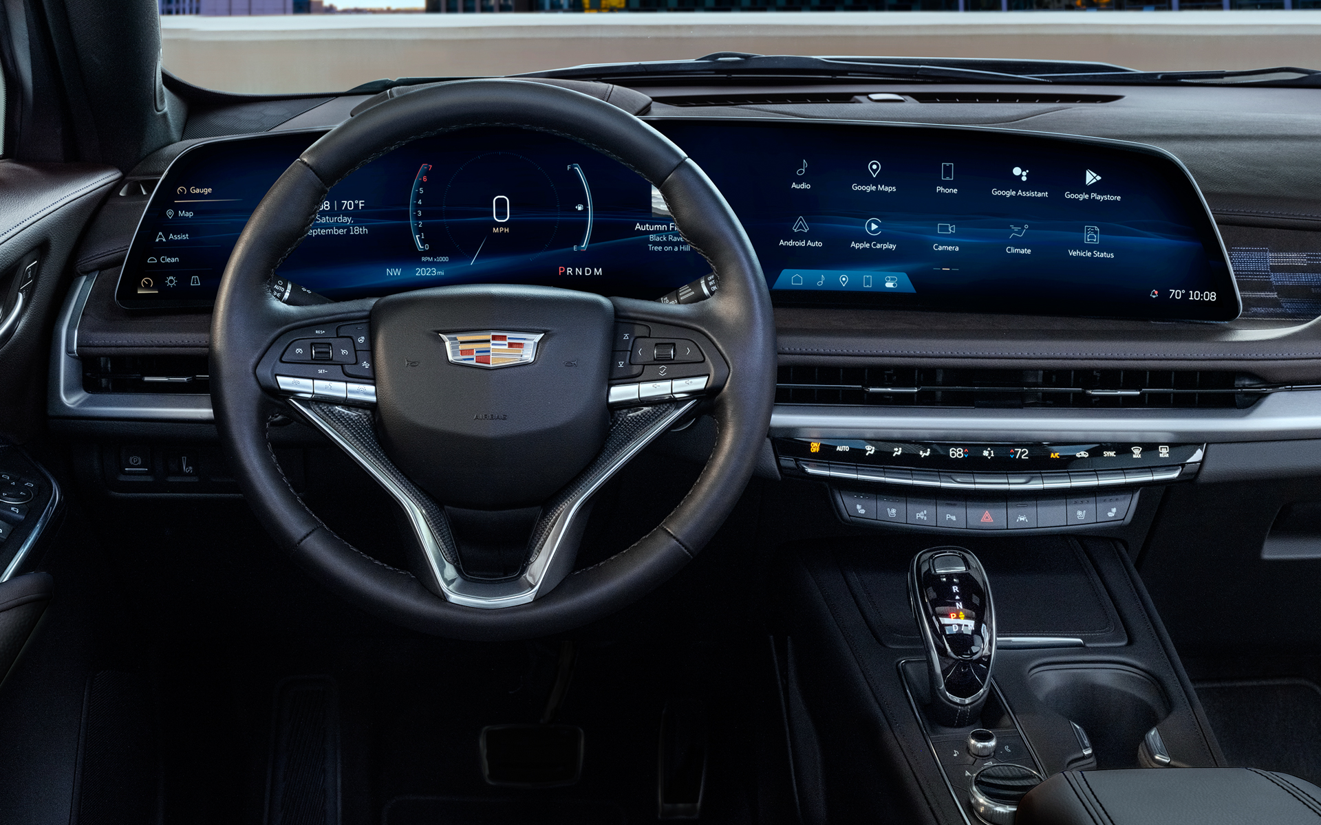 9K解像度の「33インチアドバンストカラーLEDディスプレイ」を装備