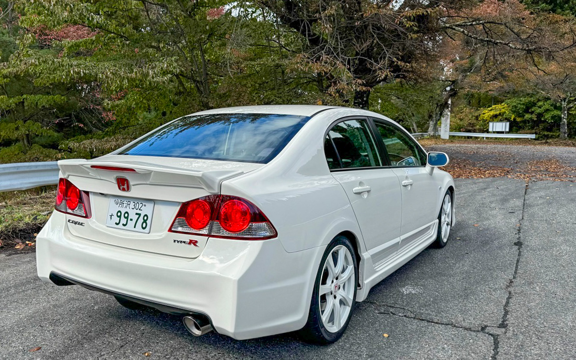 Moduloの開発に欠かせない存在となっている土屋圭市さんが、初めて開発に本格的に関わったのがこの、2008年のFD2だったそう。これ、見た目と乗った印象がとてもギャップがあって、しなやかなスポーティさに感心しました