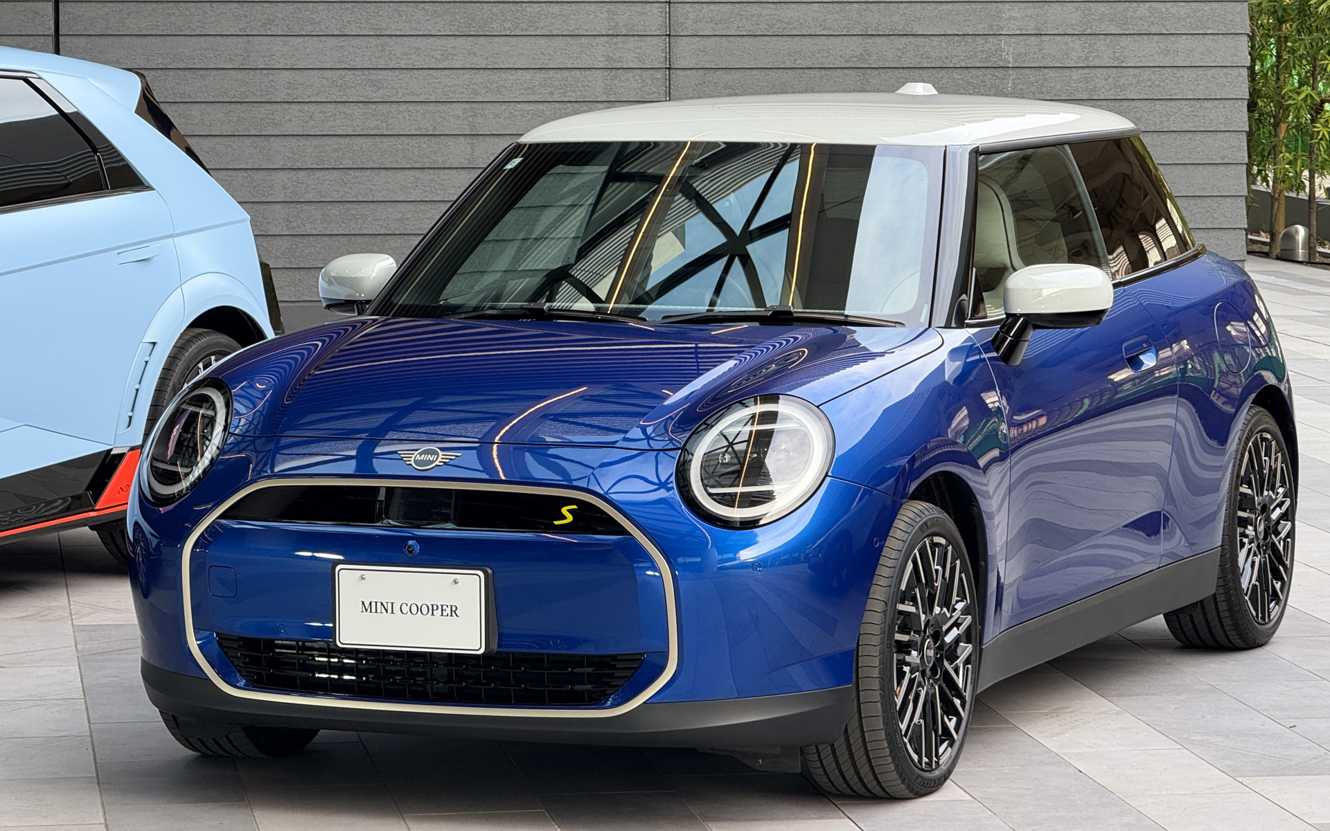 ビー・エム・ダブリュー株式会社：MINI「クーパー」