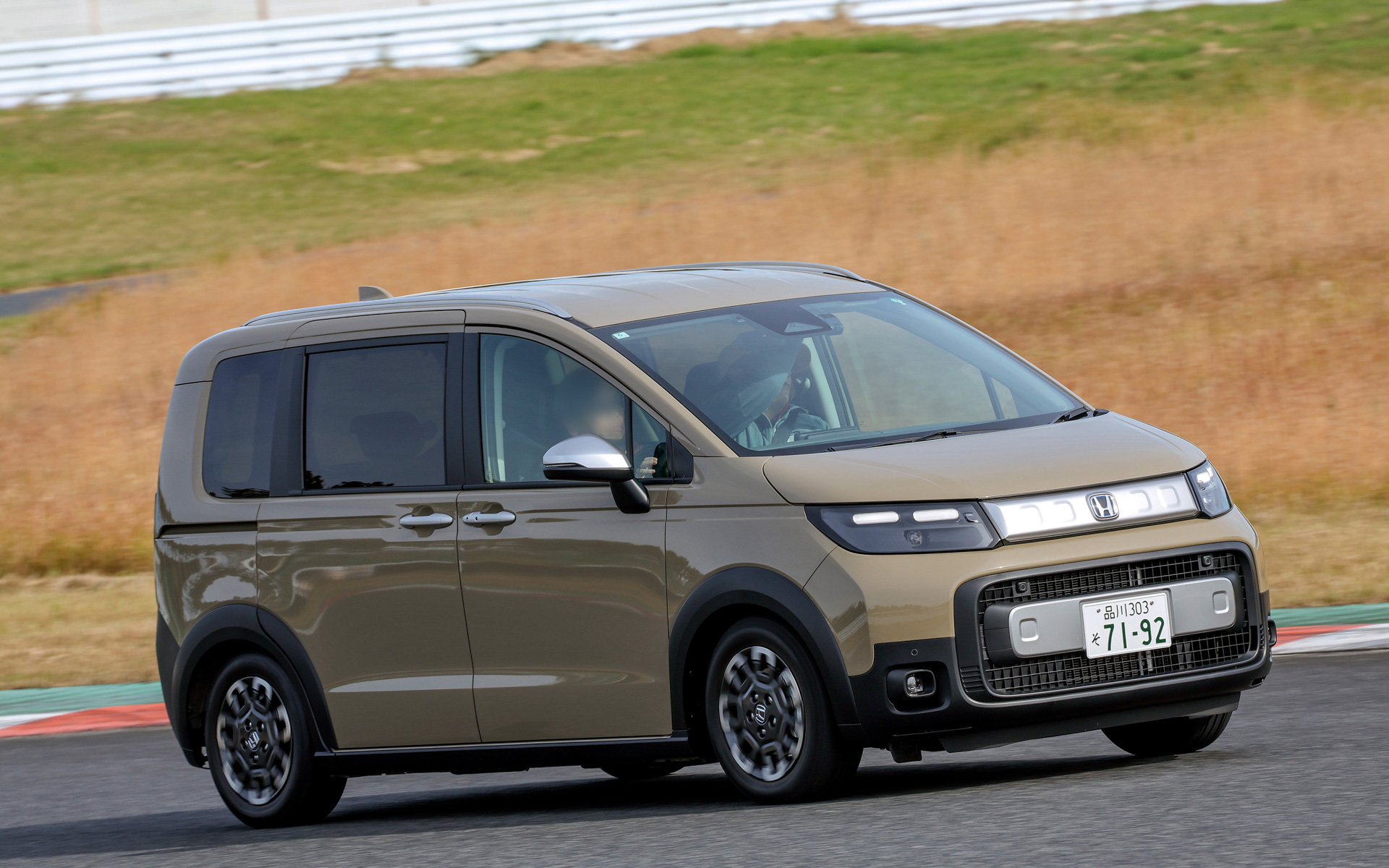 本田技研工業株式会社：ホンダ「フリード」