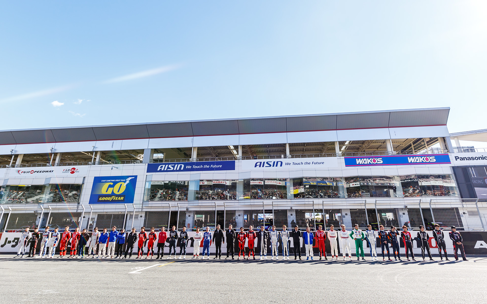 ウェルカムセレモニーにはドライバーや監督らが集合