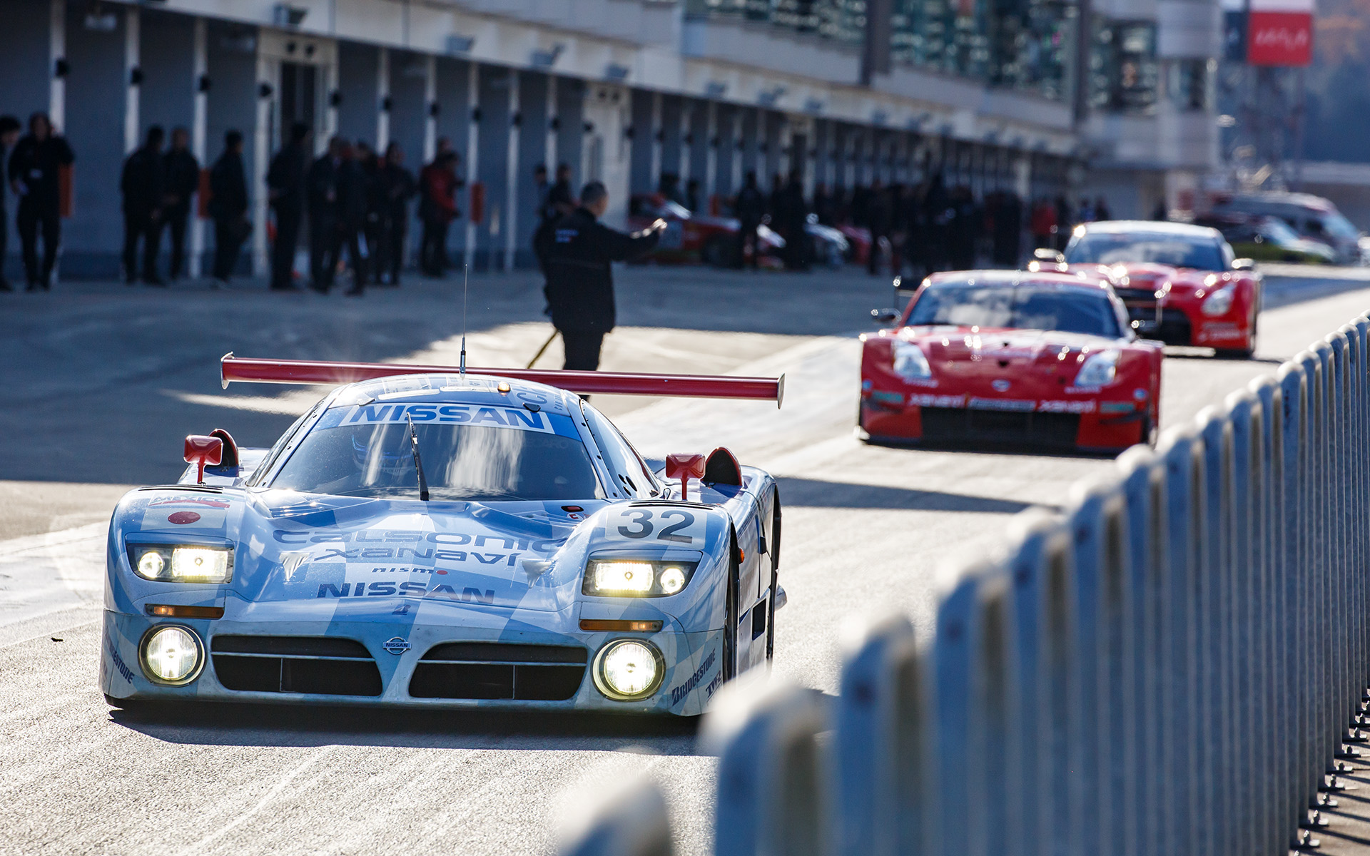 NISMO HERITAGE RUNに向けピットロードへ