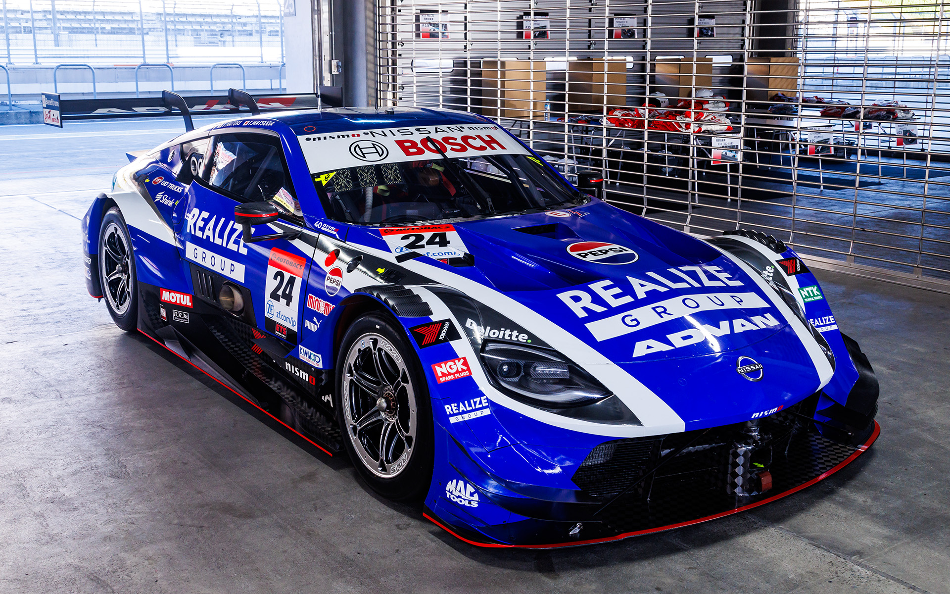 REALIZE CORPORATION ADVAN Z（2024 SUPER GT GT500）