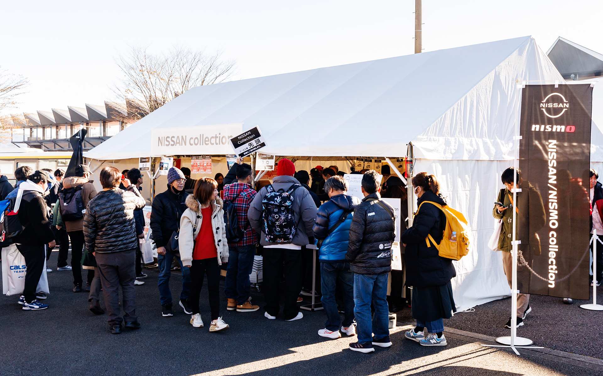 日産コレクションも入場待ちの人気