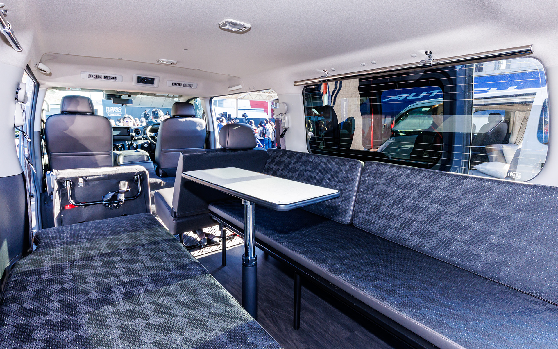 こちらはキャラバンのマルチベッドモデル