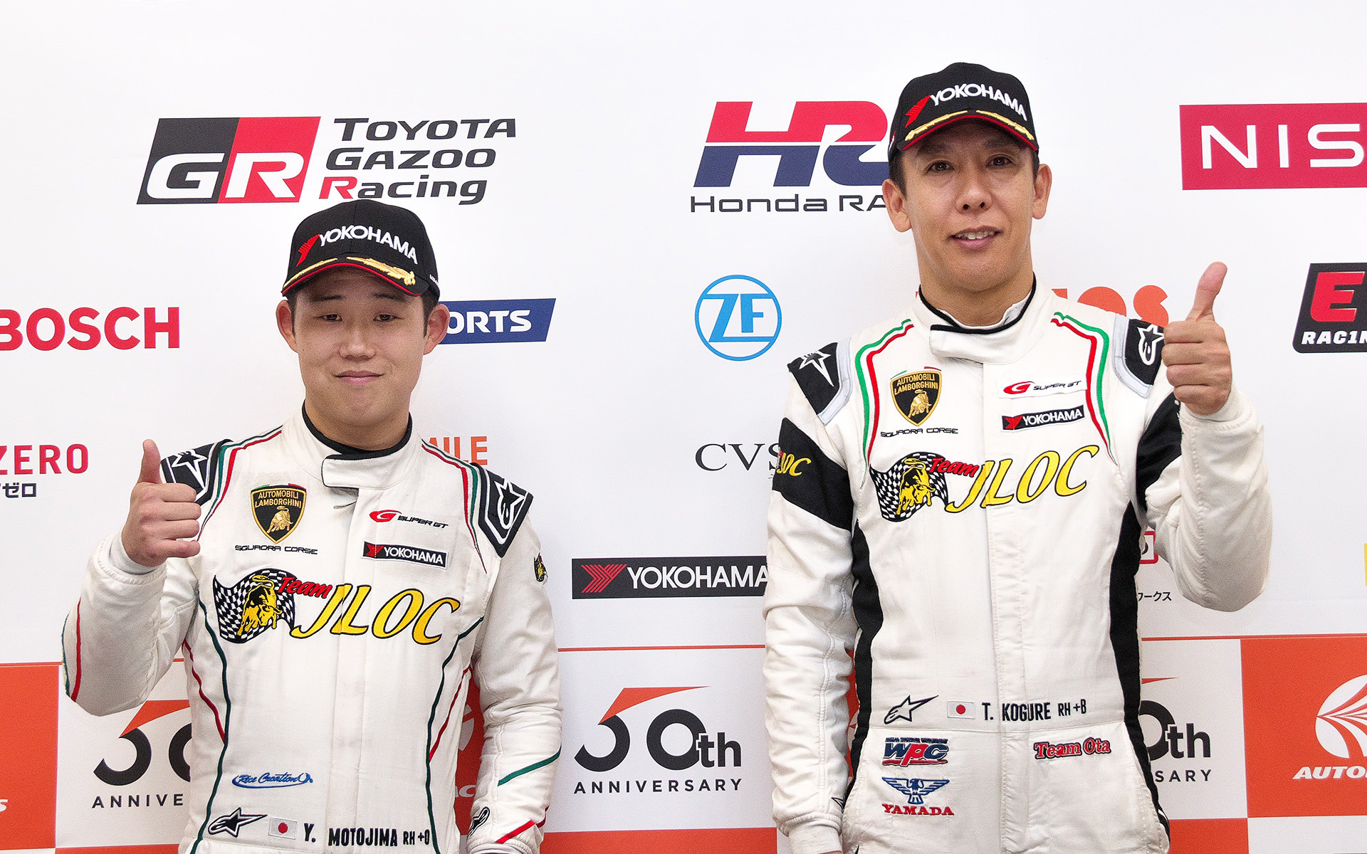 ポール獲得でランキングトップとのポイント差を8にした元嶋佑弥選手と小暮卓史選手