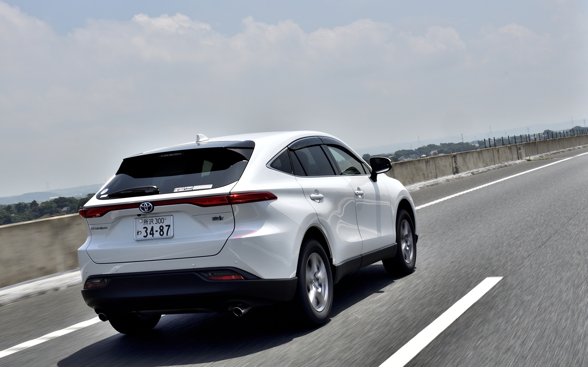 操縦安定性、ウェットグリップ、静粛性などが、なかなかいい塩梅でバランスしているタイヤだと感じた