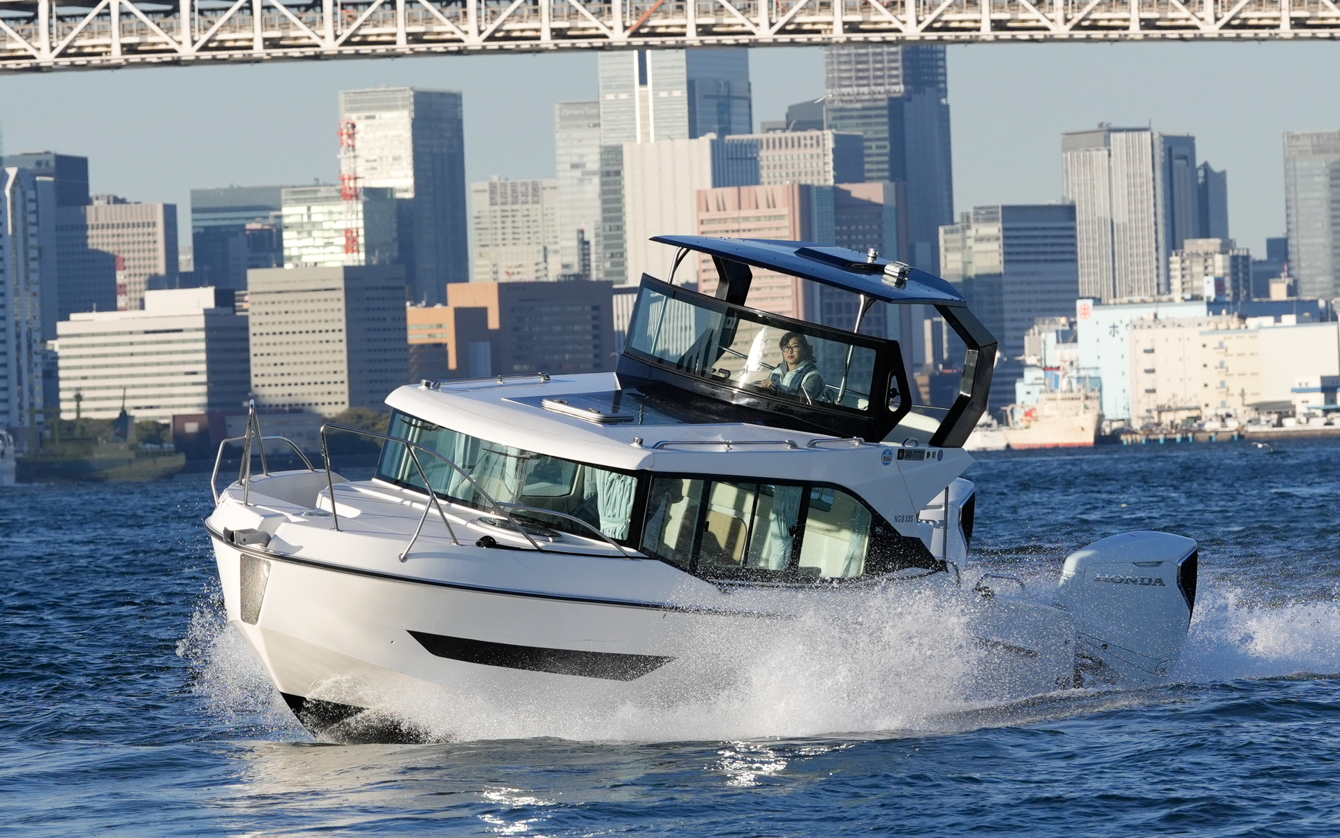 ハンドリングは軽やかです