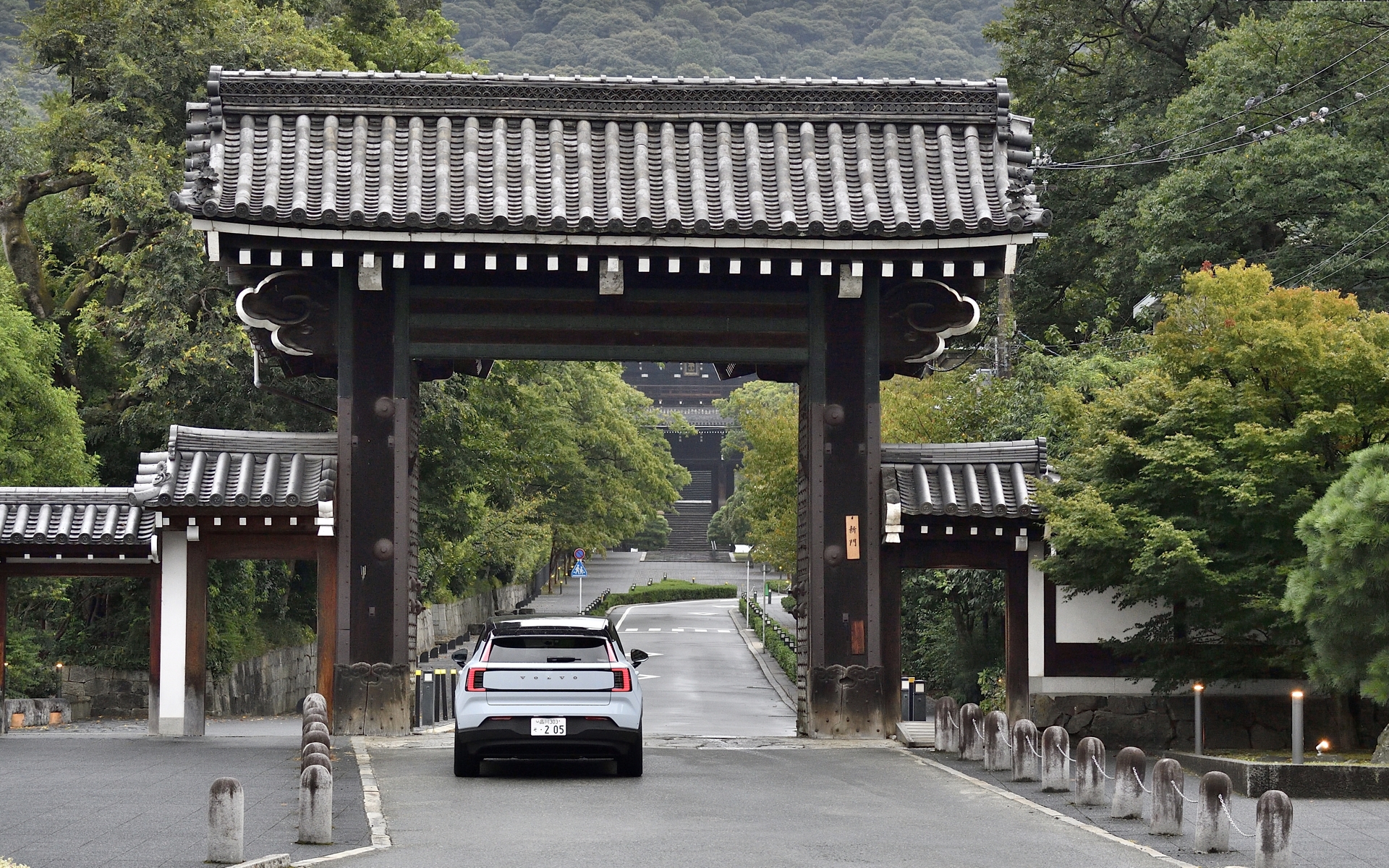 実際に細々とした裏道を走ってみると取り回しのよさに気が付く