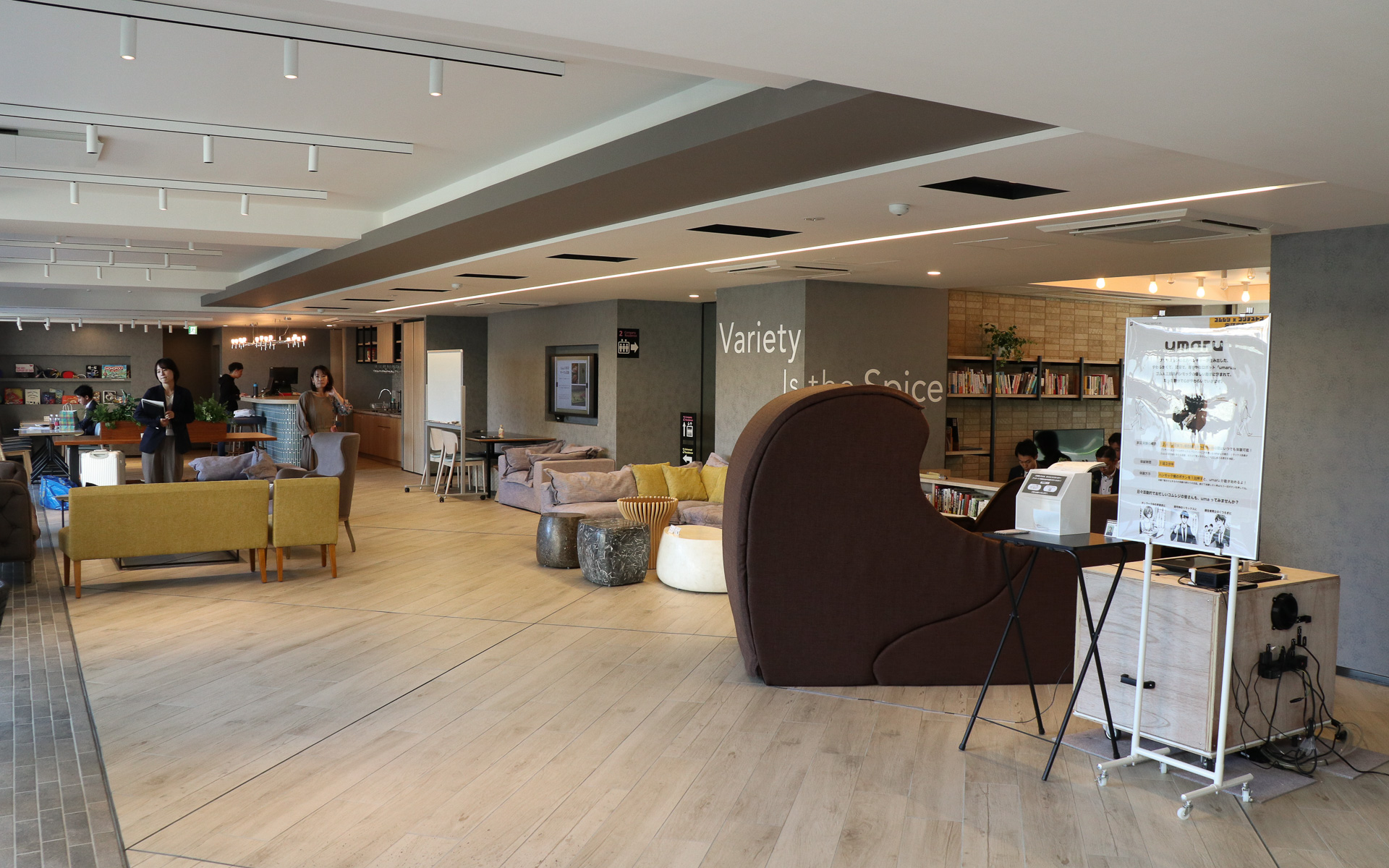 umaruはコムレジ赤羽内の共用スペース「ツドイラウンジ」に設置されている