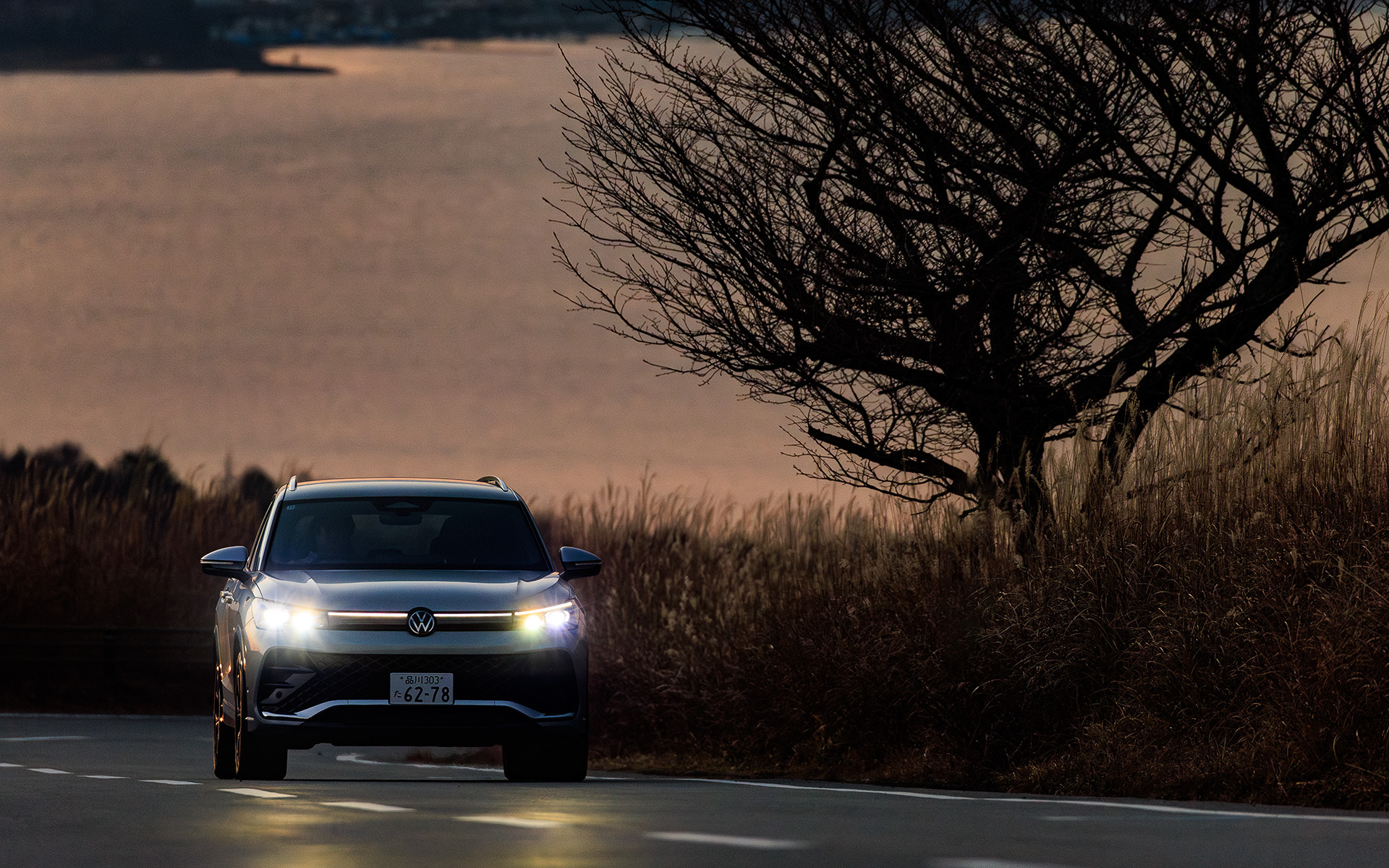 20インチタイヤを履くR-Lineでは、タイヤの剛性を受け止める足まわりの懐の深さにおどろいた