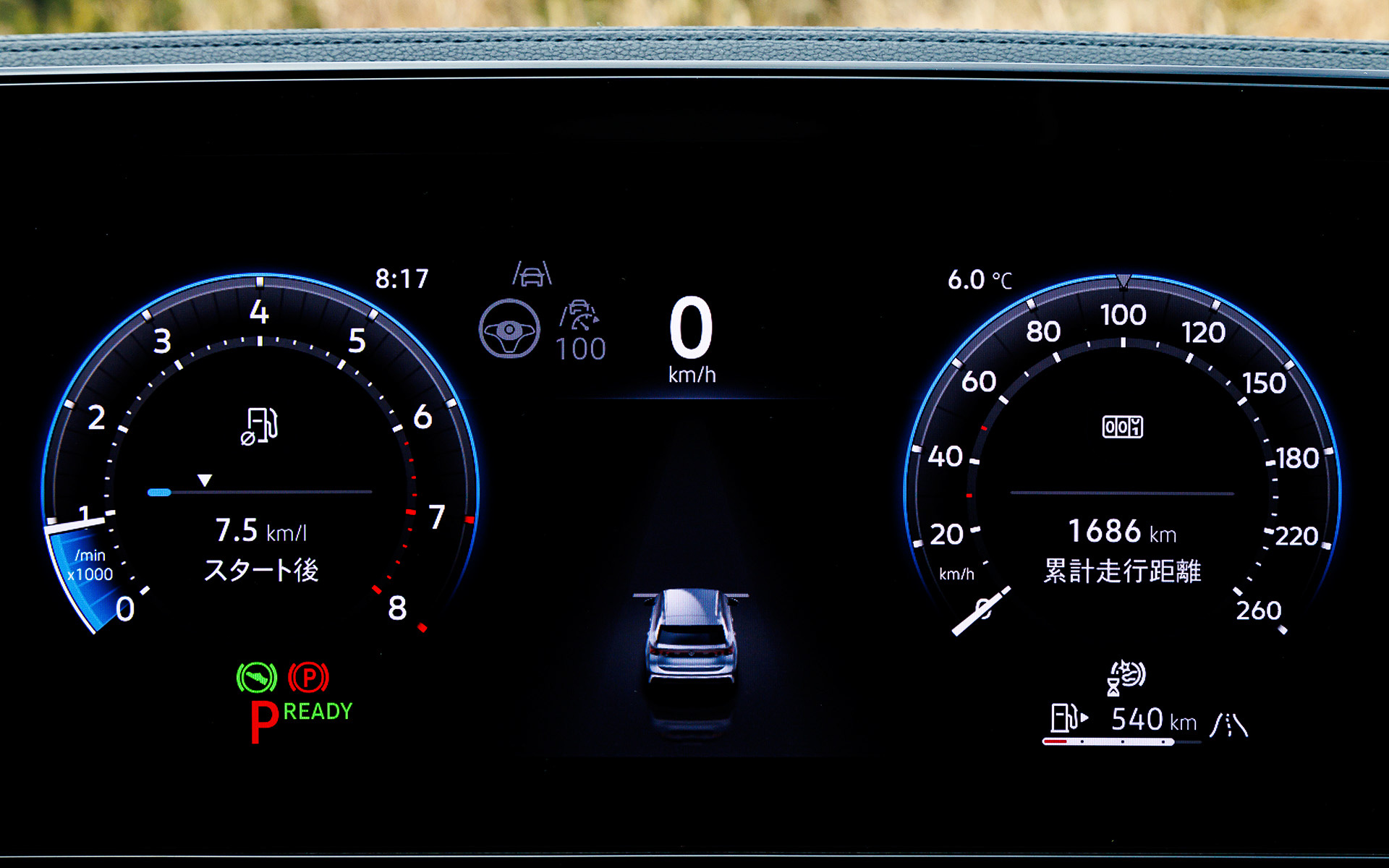 液晶メーターのデザインは変更可能とした