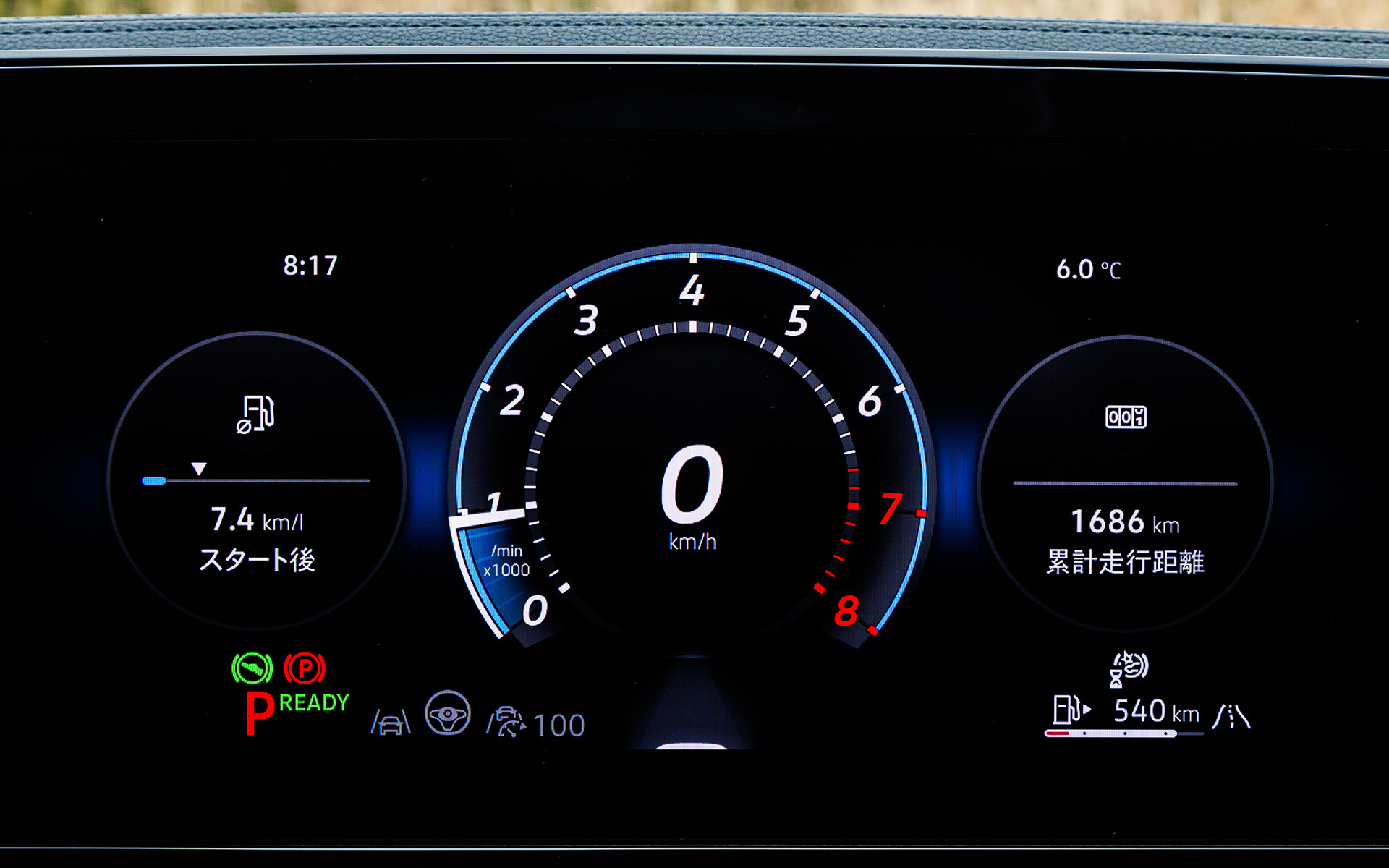 液晶メーターのデザインは変更可能とした