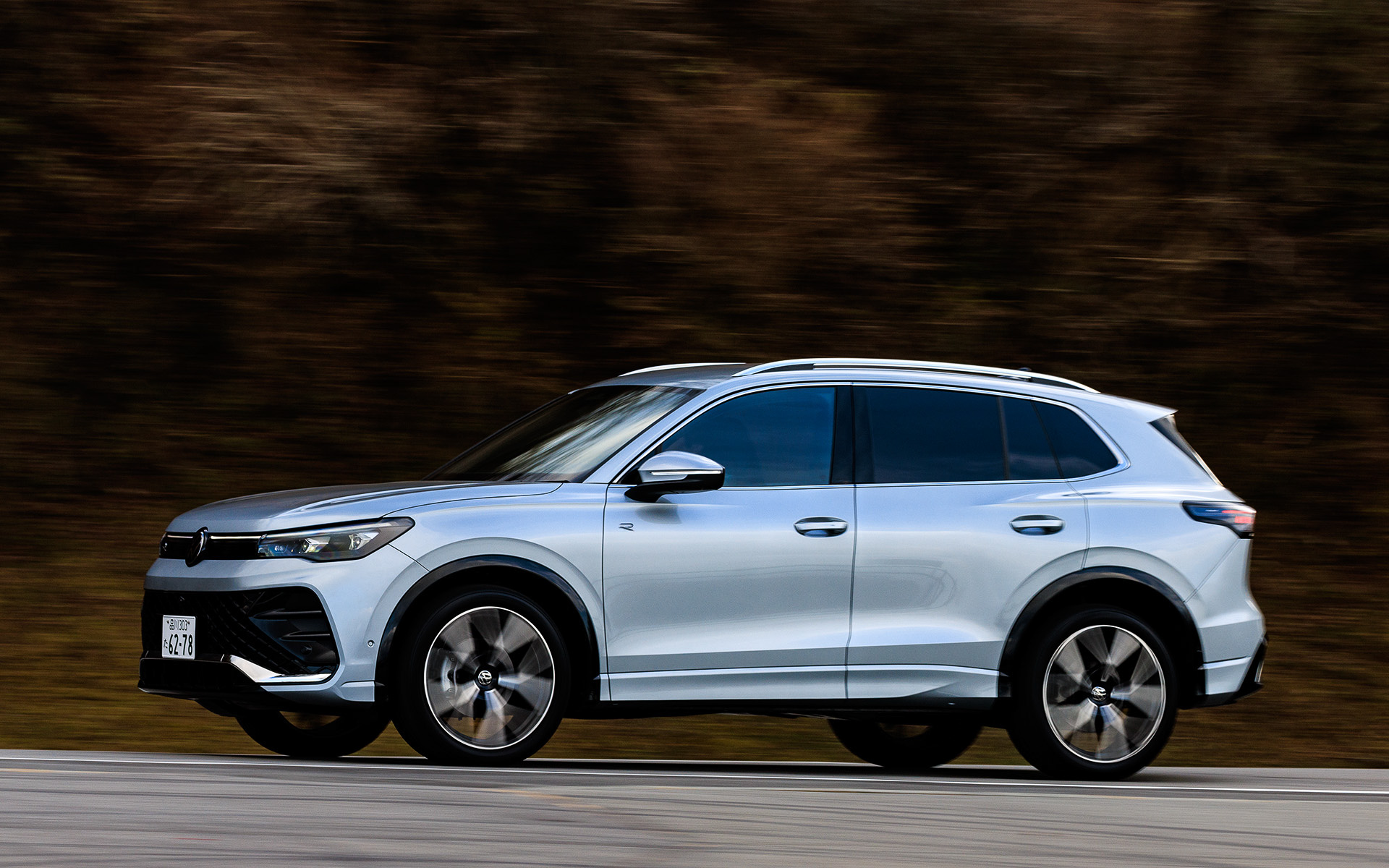 新型ティグアンではフロント/リアサイドに合わせガラスを採用するなどし、静粛性を高めている