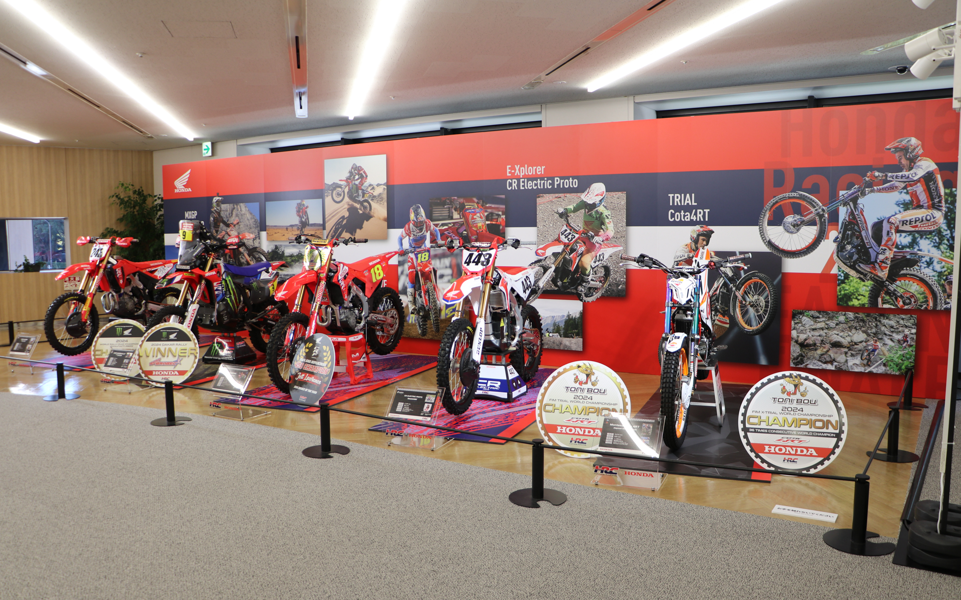 ホンダウエルカムプラザ青山の2階にもマシンが展示されていた