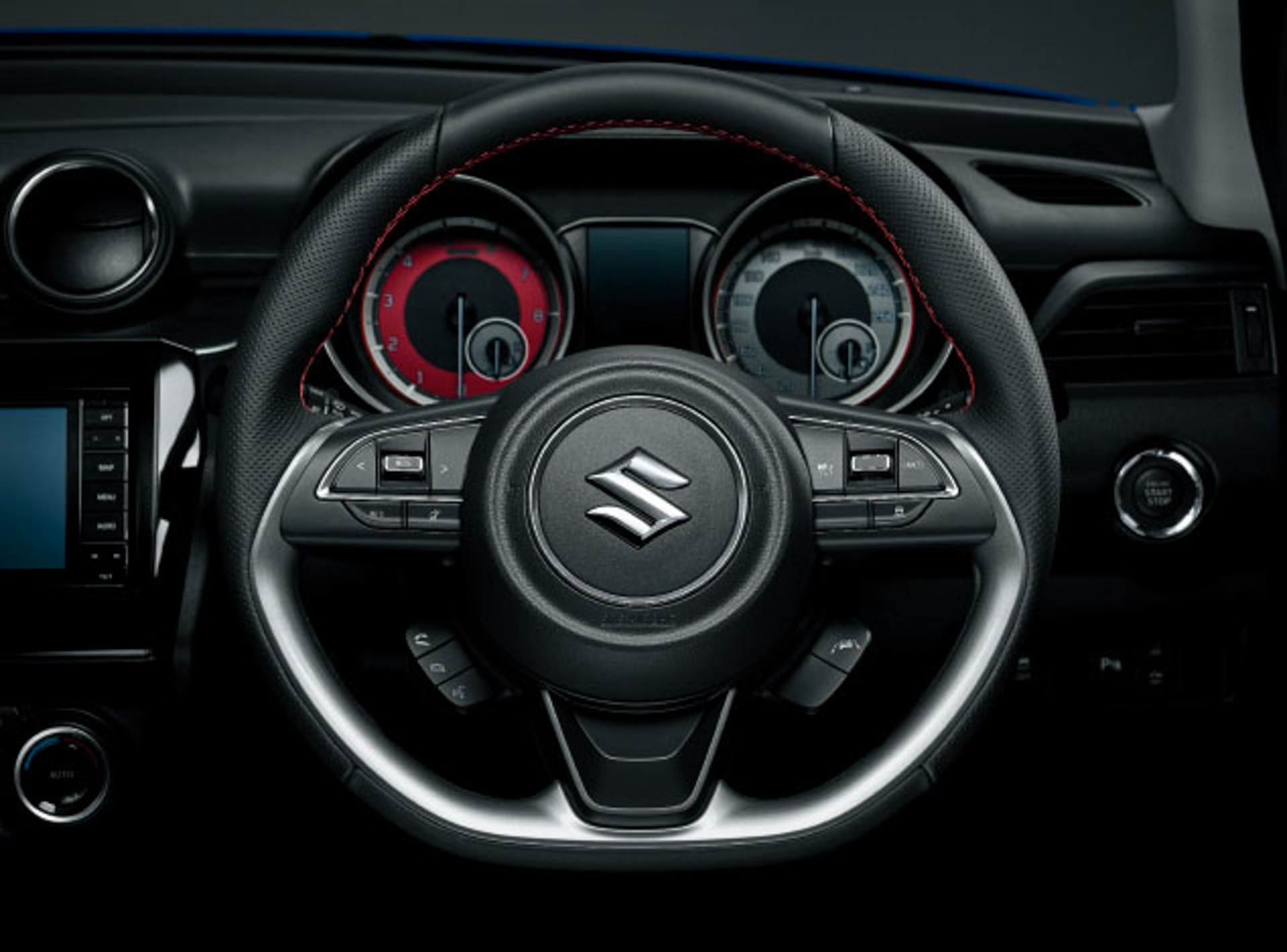 専用ステアリングガーニッシュ（グロスシルバー）