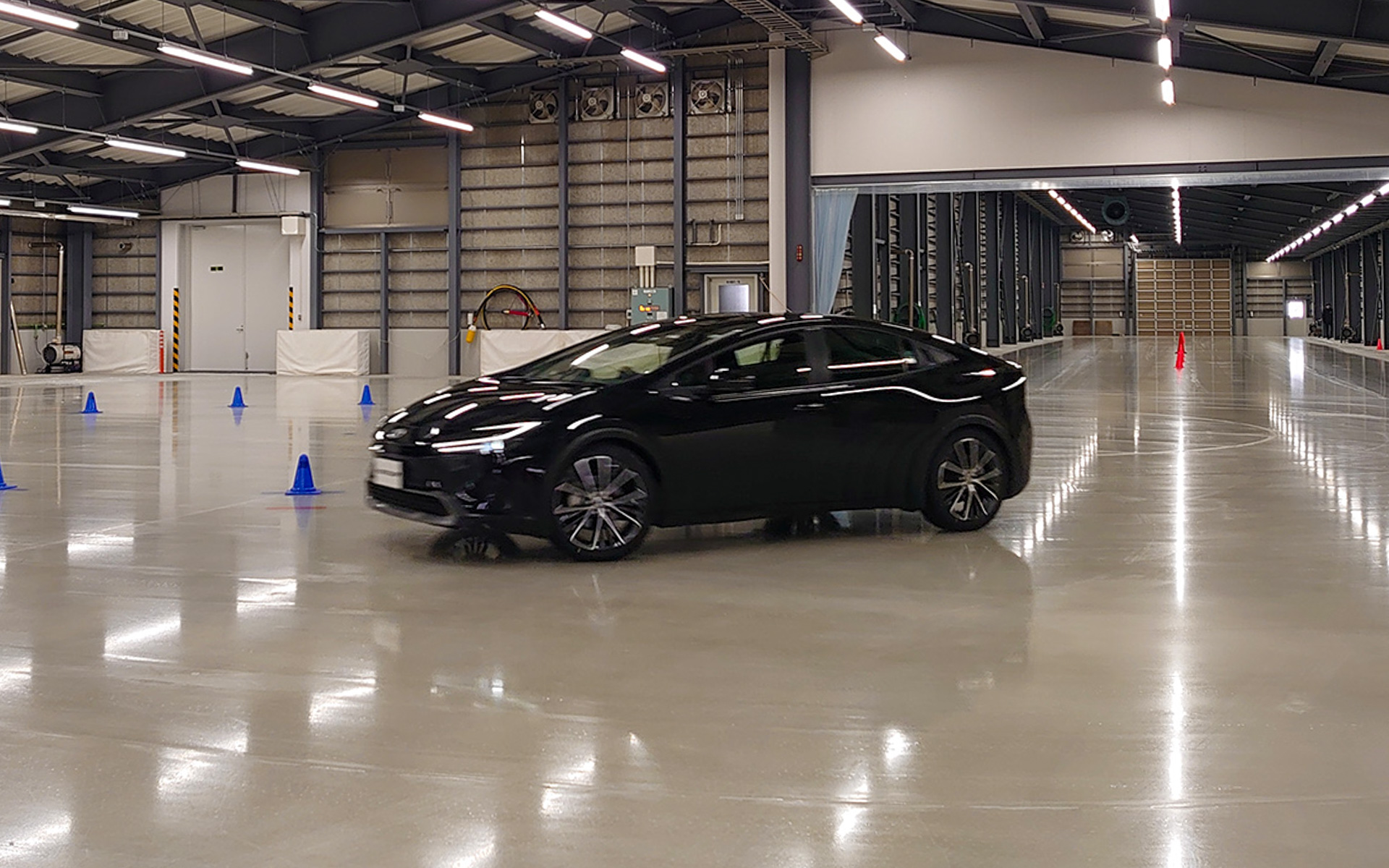 「NICE」屋内氷上試験路