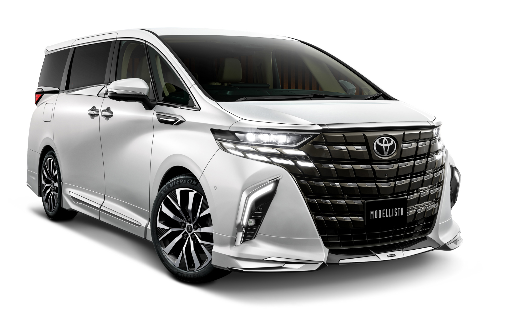 アルファードのエアロパーツセット「BRIGHT NOBLE STYLE」装着例