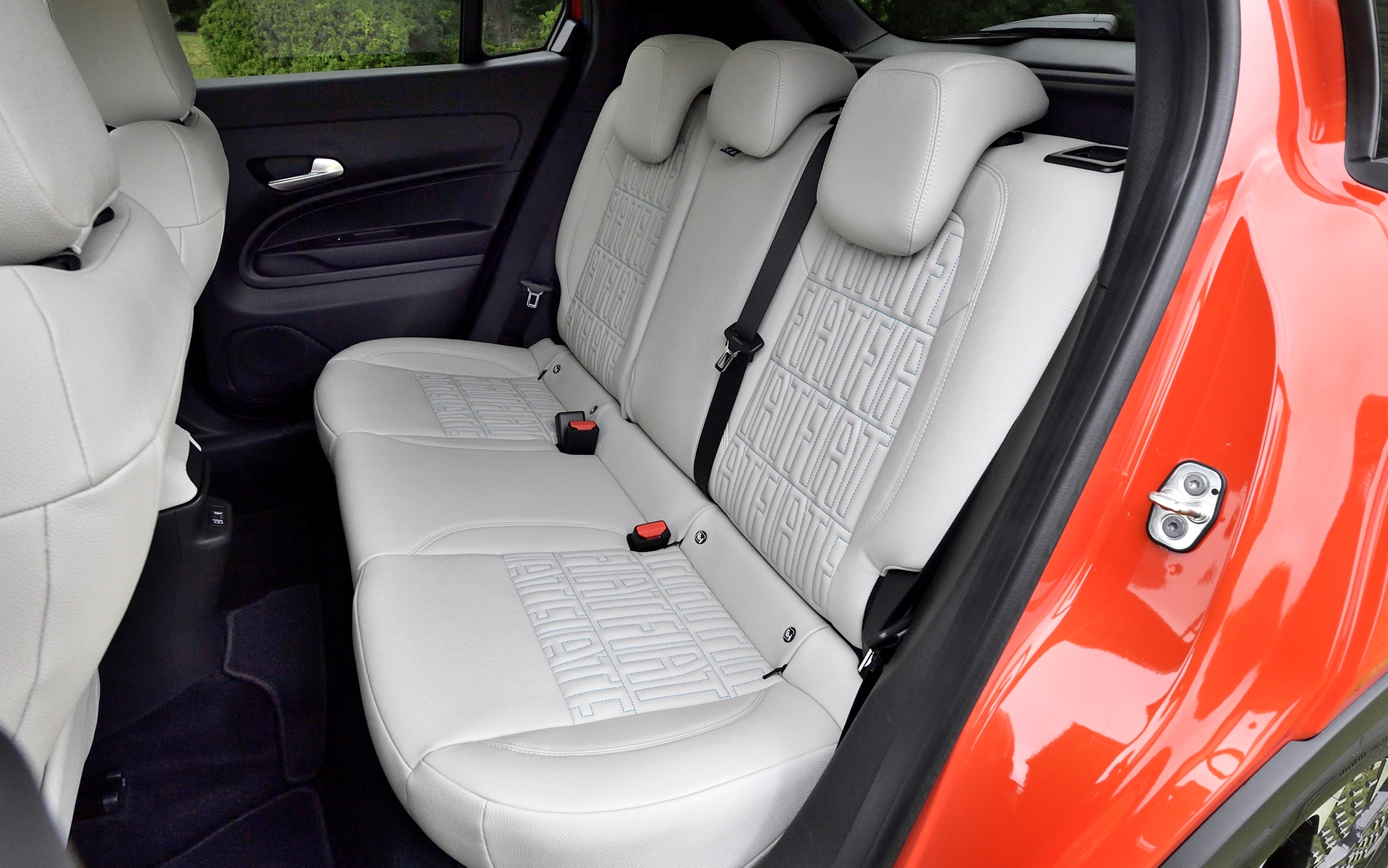 アイボリーのエコレザーシート