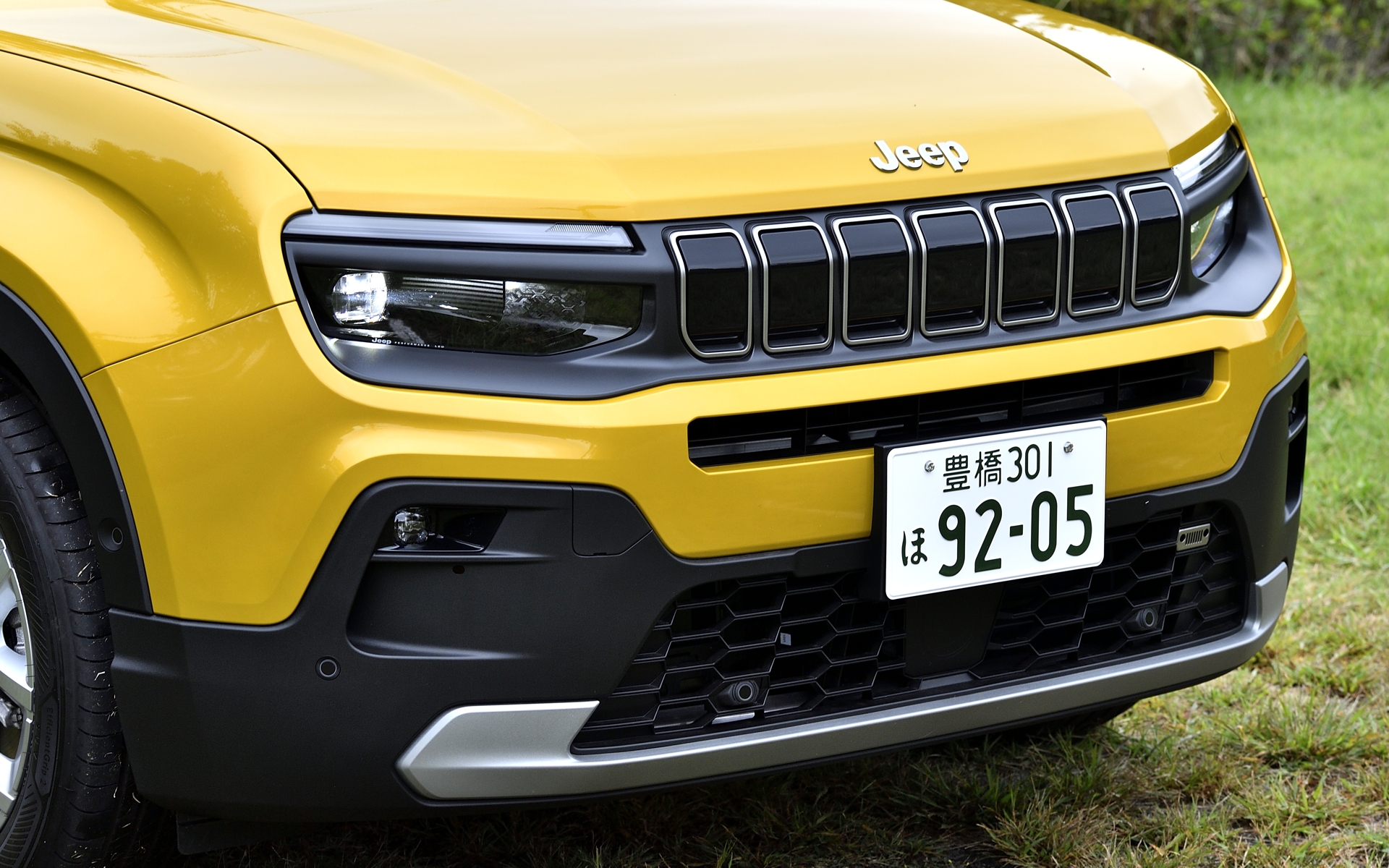 EV化にともない、ジープのアイデンティティとなる7スロットルグリルは閉じたデザインとなった