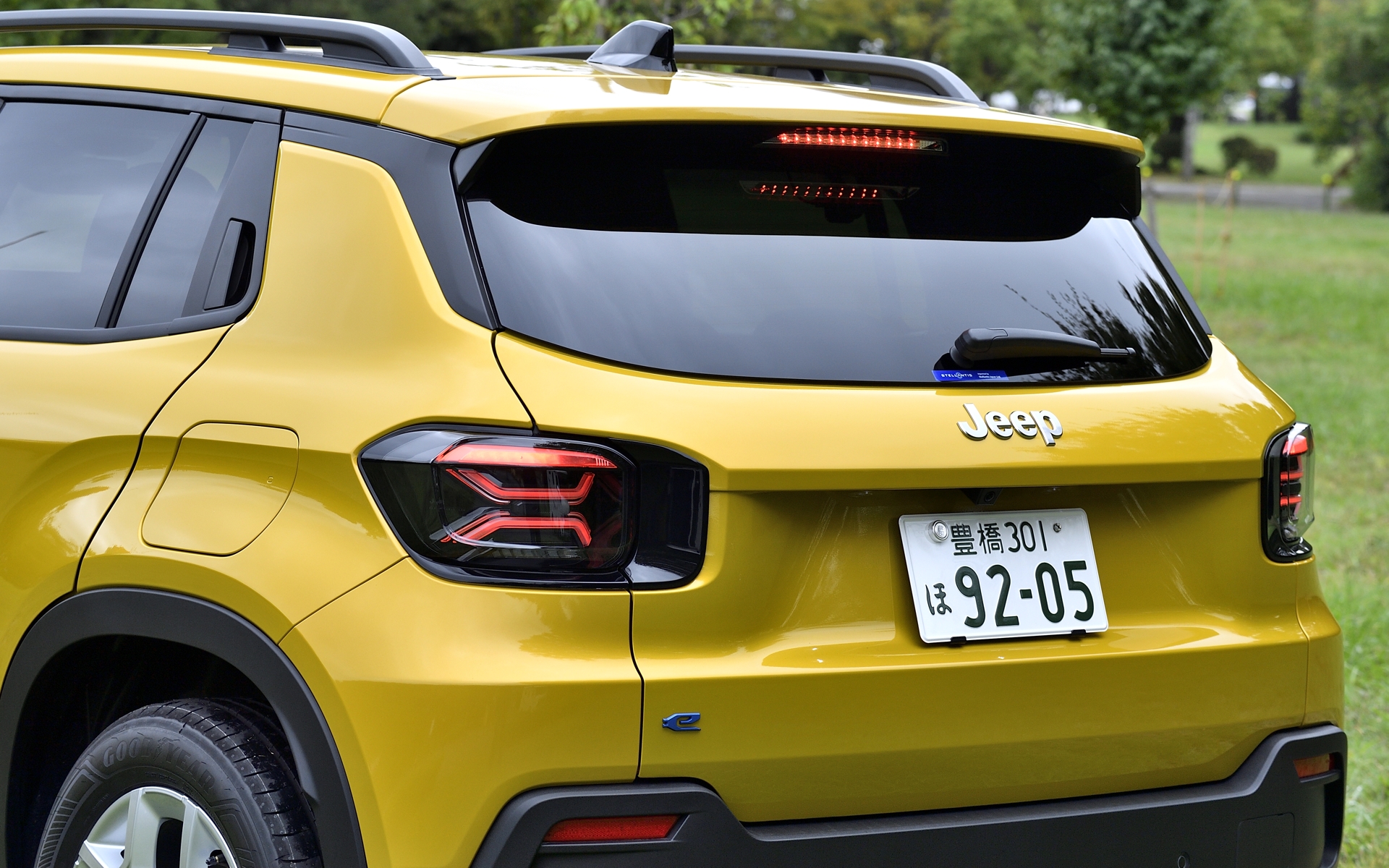 リアのシグネチャーライトはジェリー缶のデザインからインスパイアされた「X」のデザイン