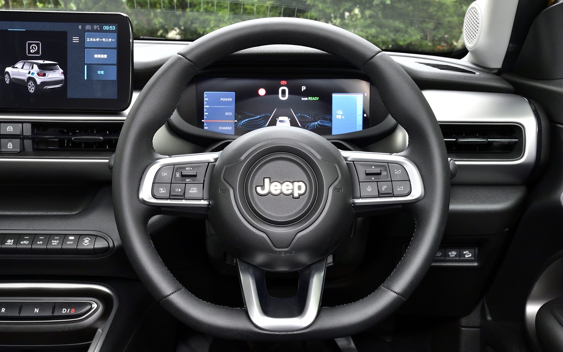 テクノレザーステアリング ホイールにはADAS系のスイッチに加え、オーディオに関する操作スイッチも設定