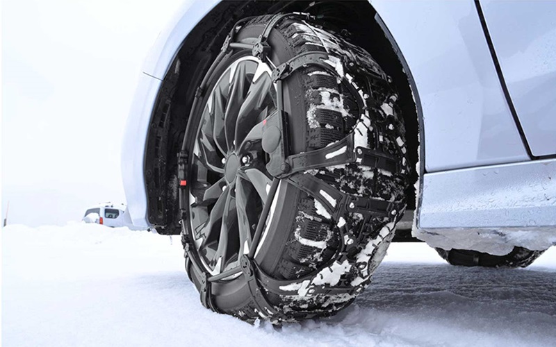 新型非金属タイヤチェーン「バイアスロン・イージーフィット」