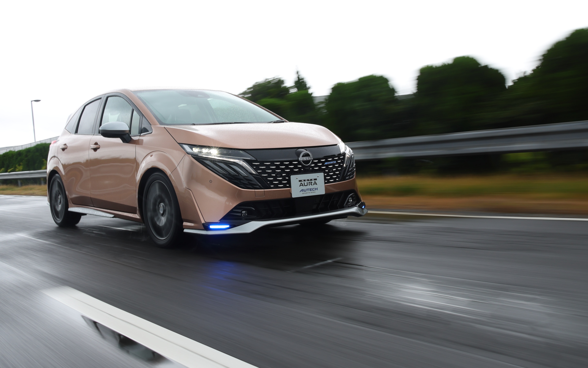 どのモードを選択してもアクセルはリニアに応答してくれるので気持ちいい