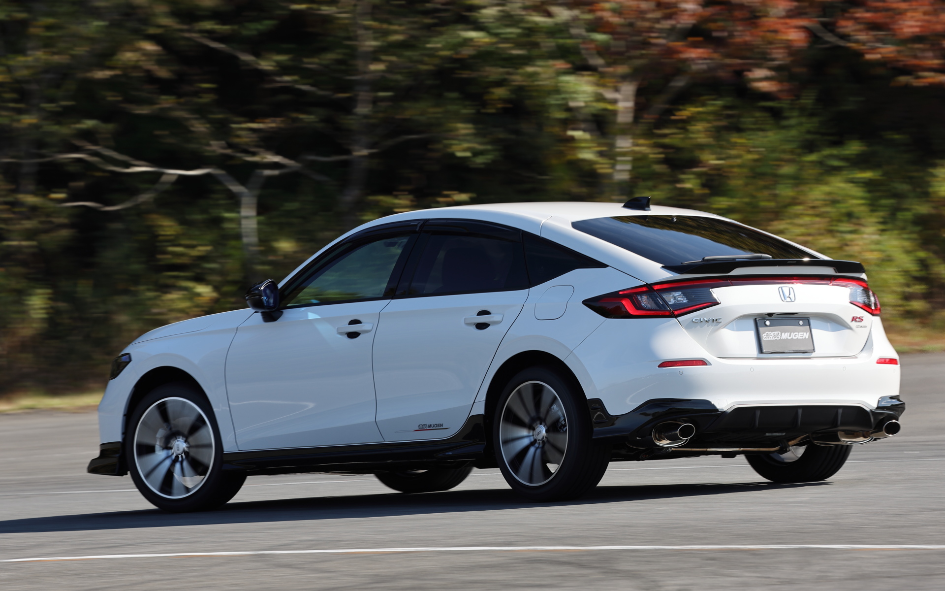 RSに無限パーツを装着することで、TYPE Rとは異なるスポーティなシビックに仕上がっていた