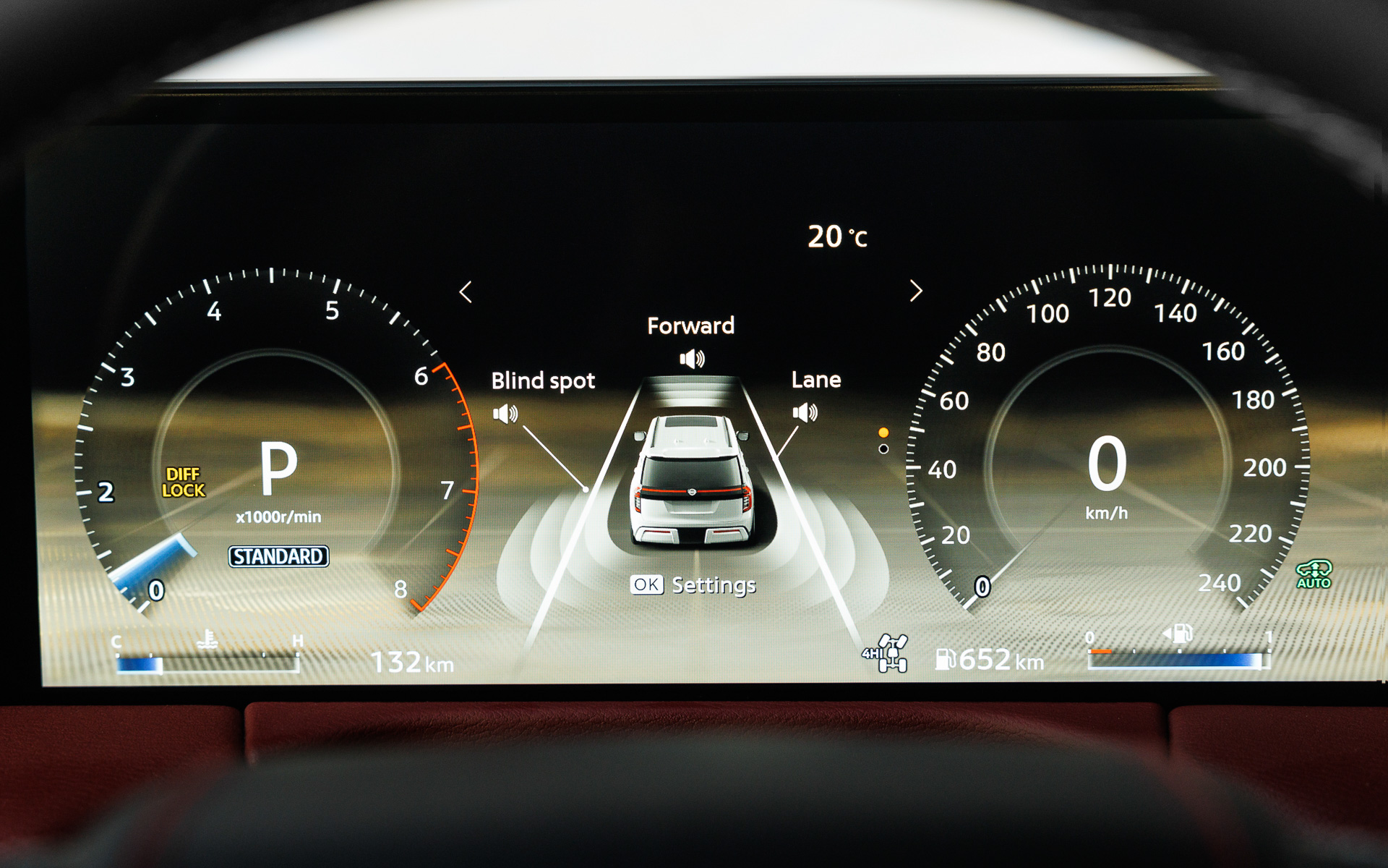 ドライブモードは標準、砂地、岩場、轍、エコ、スポーツの6モードを設定