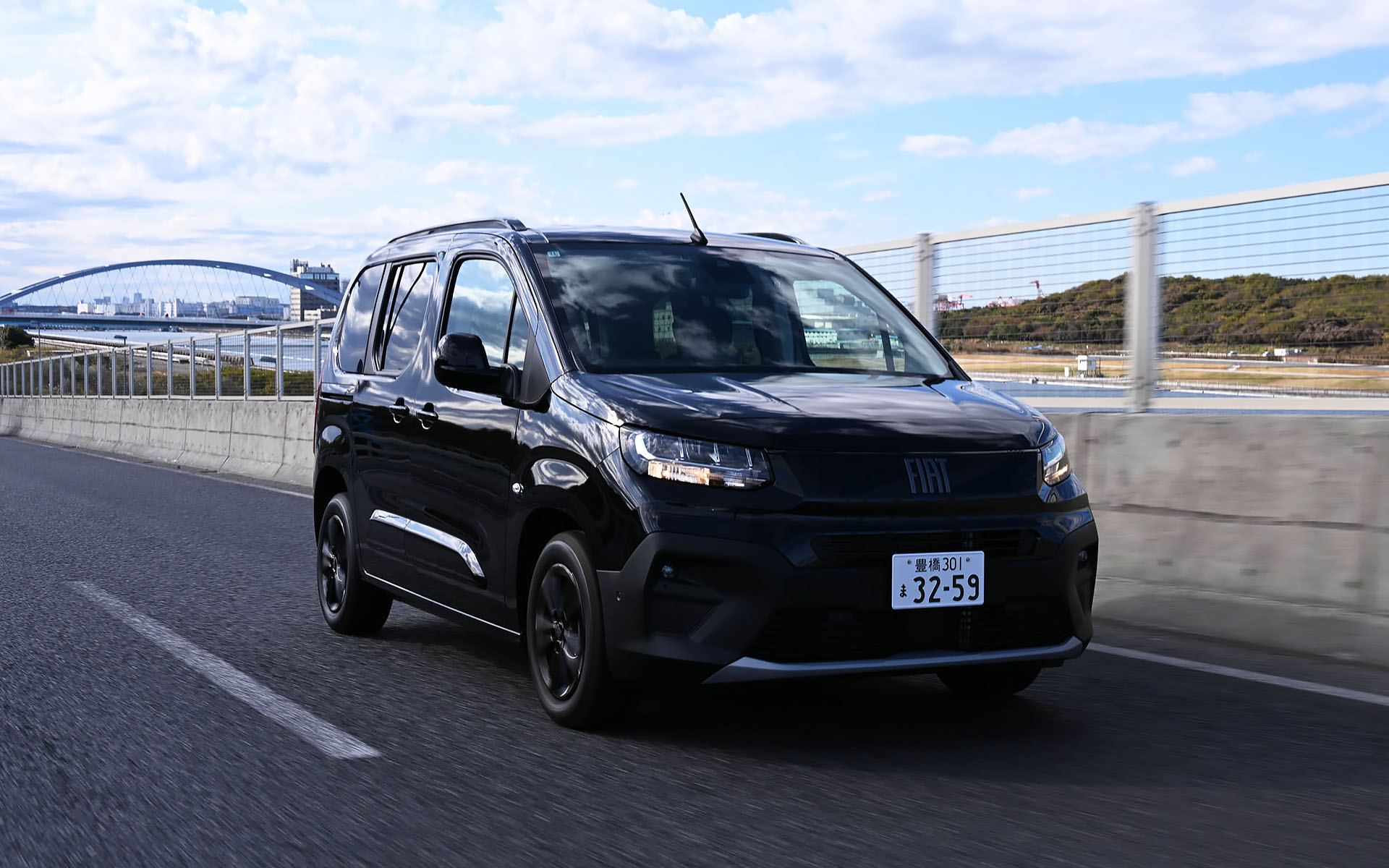 安全運転支援システムの機能も向上し、後部座席の乗り心地もよいドブロ。お出かけにはもってこいの1台