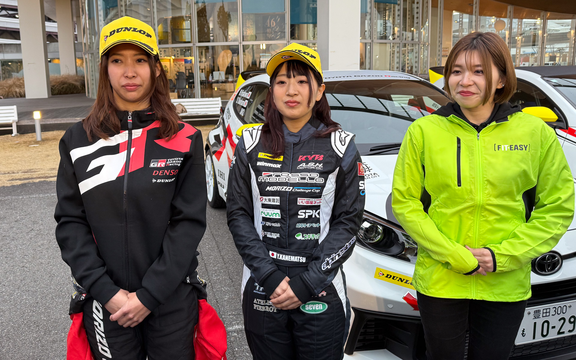 025年のモリゾウチャレンジカップに挑戦する3人の女性ドライバー、左から平川真子選手、兼松由奈選手、関あゆみ選手