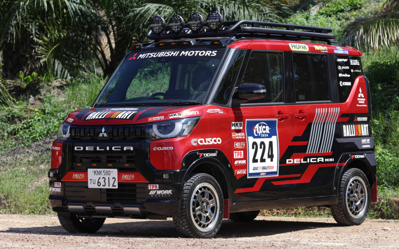 三菱自動車、ヒロミさんのカスタムカー「トライトン ヒロミ号」を東京