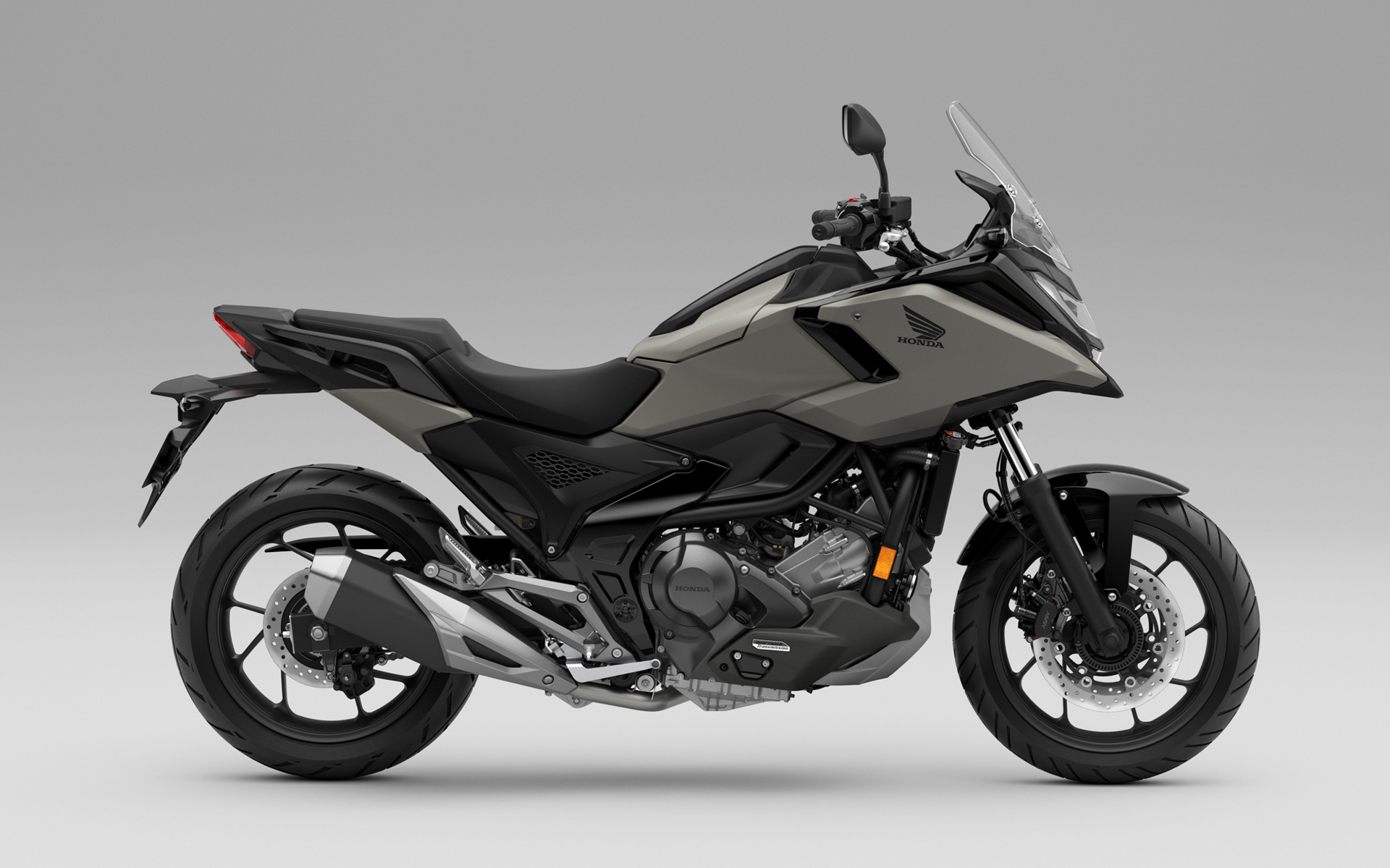 NC750X Dual Clutch Transmission（ボディカラー：マットディープマッドグレー）