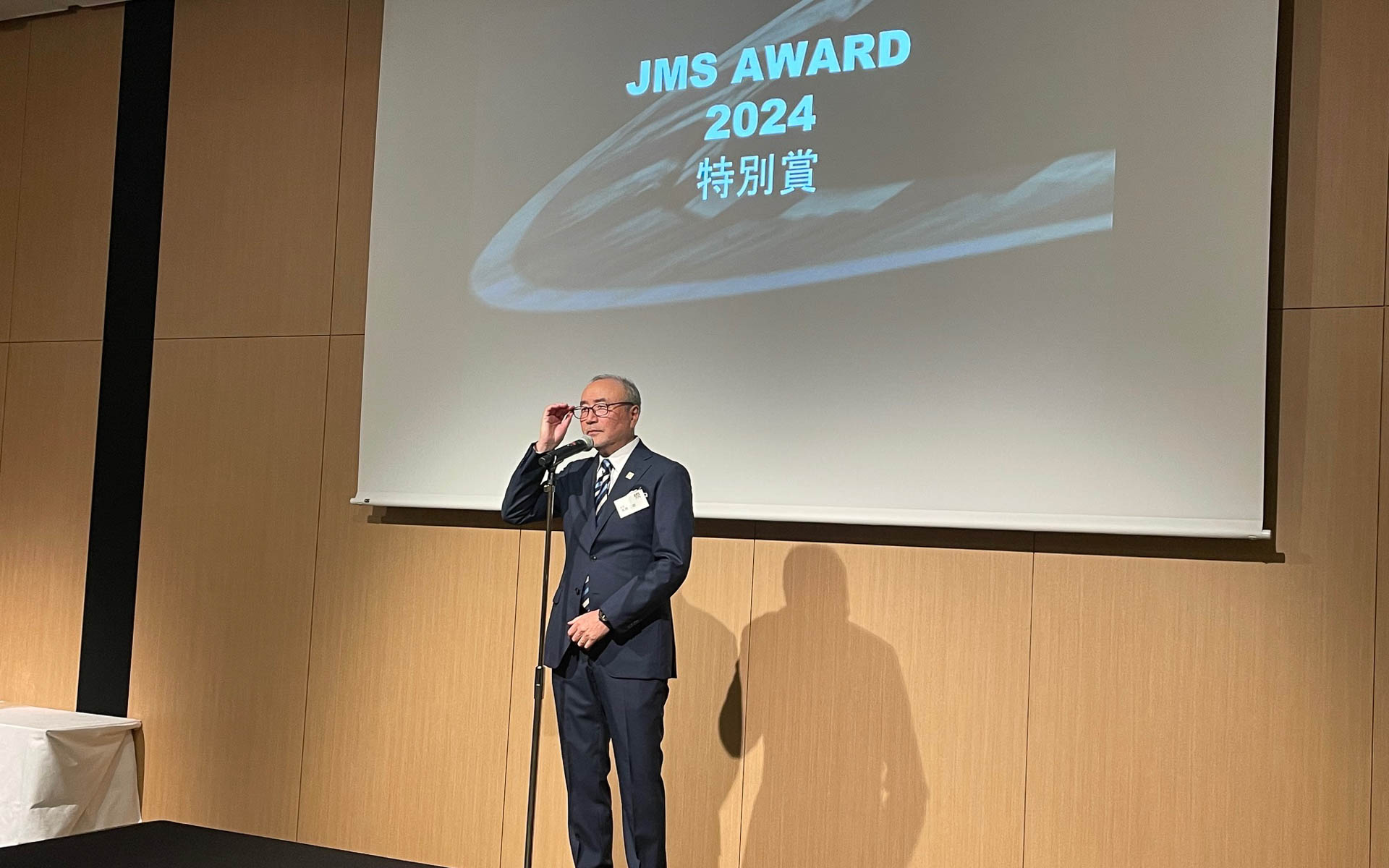JMS会長の高橋二郎さんとは実は長い付き合い。お互い駆け出しだったころ、オートテクニックの原稿を取りに来てくれたこともあった。そういえばボクのホンダトライアルを譲ったのは君じゃなかったっけ？