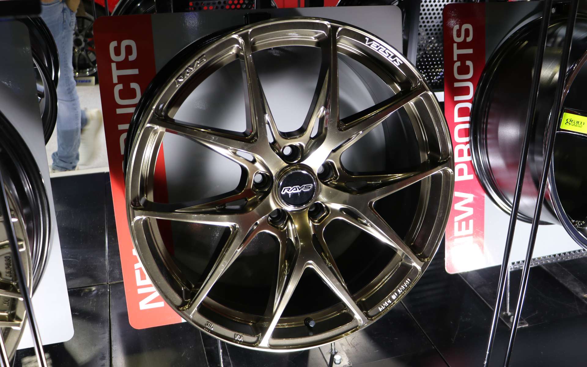 「VV21S」限定カラーのグレイスゴールド