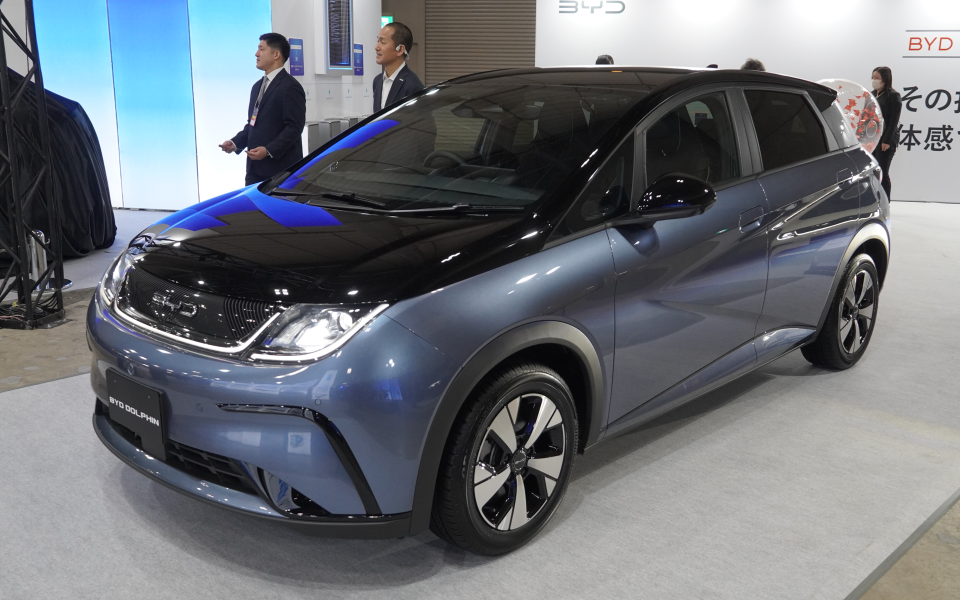 乗り込んで中のスペースなどを確認することも可能だ