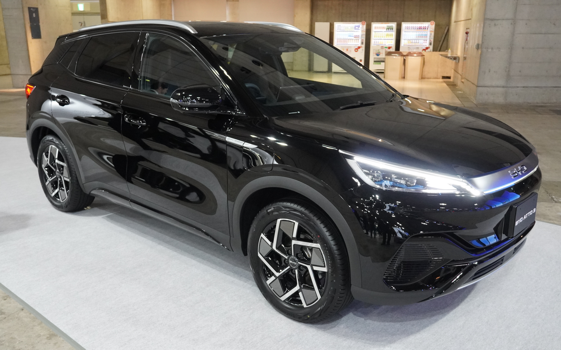 SUVの「ATTO 3」は1台を展示
