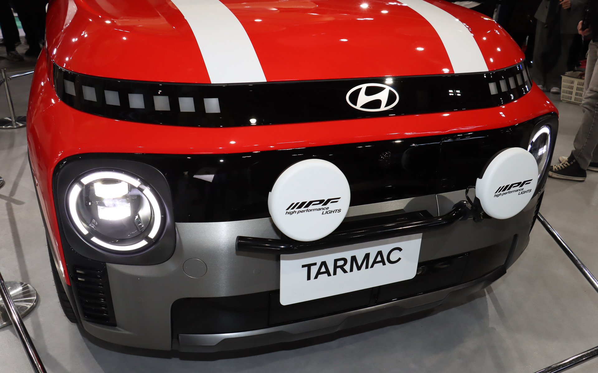 フロントバンパーにバンパーガードやフォグランプを設置