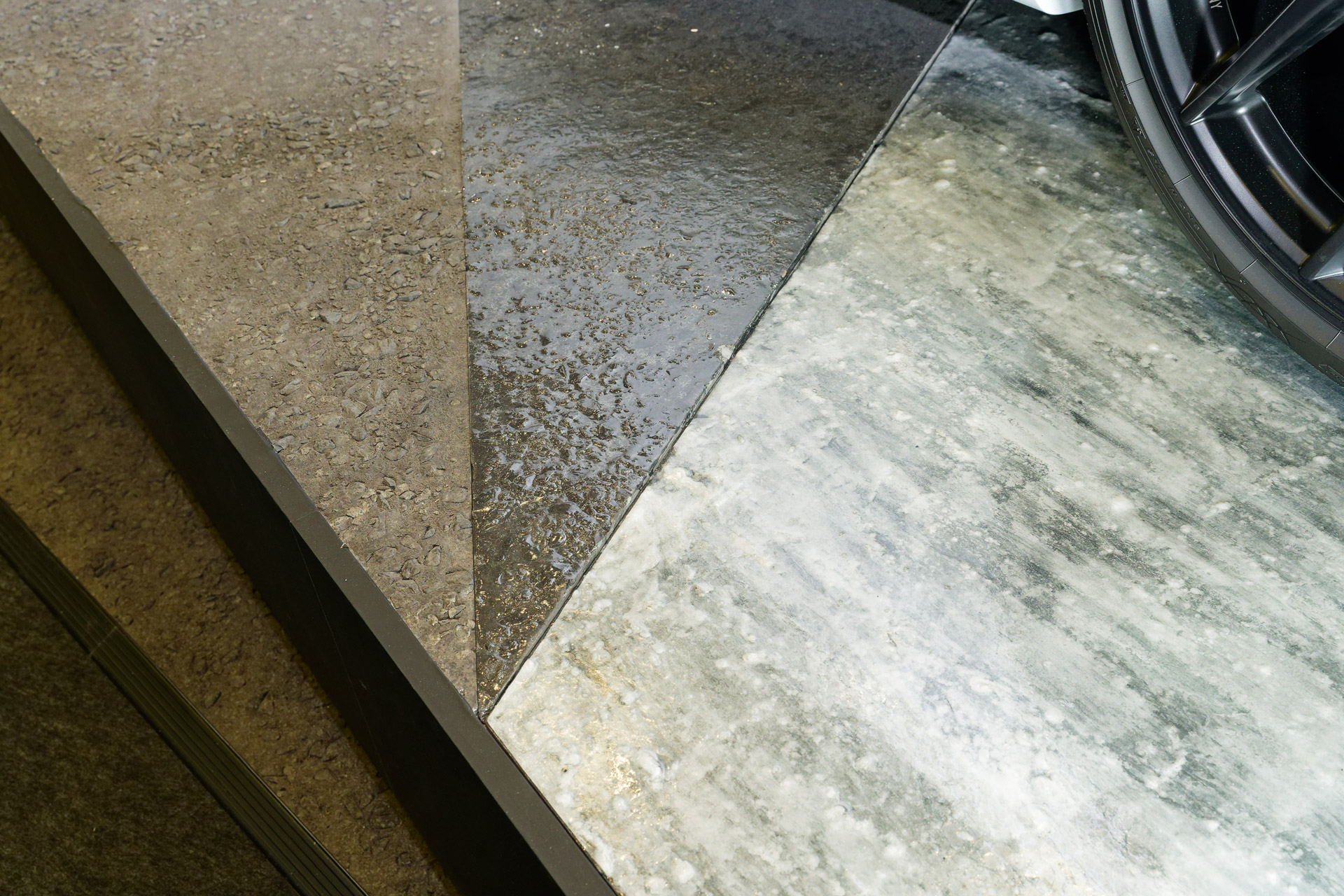 4種類の路面の質感を再現するため、車両の足下の造形にもこだわっているので、ぜひ見ていただきたい