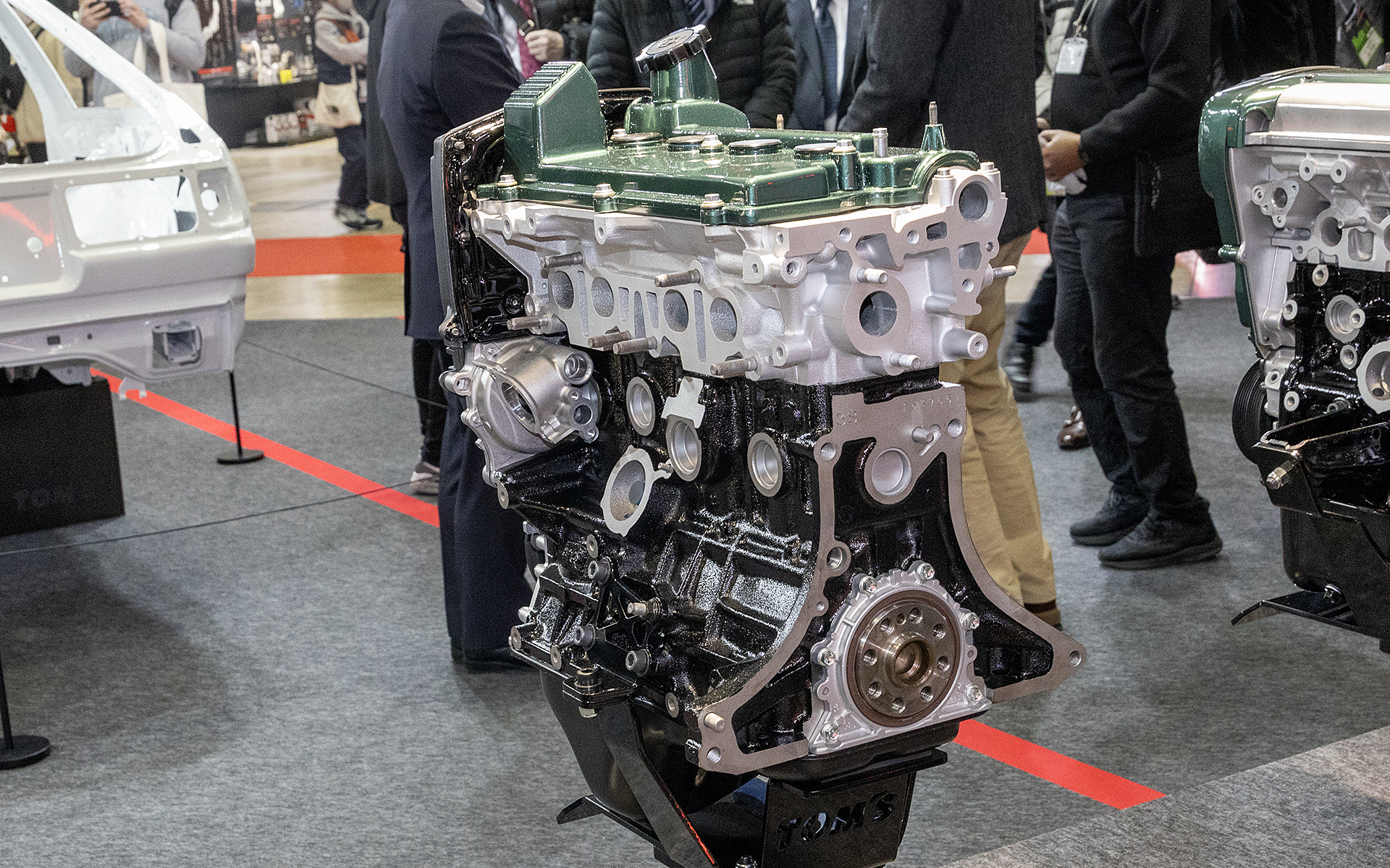 価格は302万5000円～