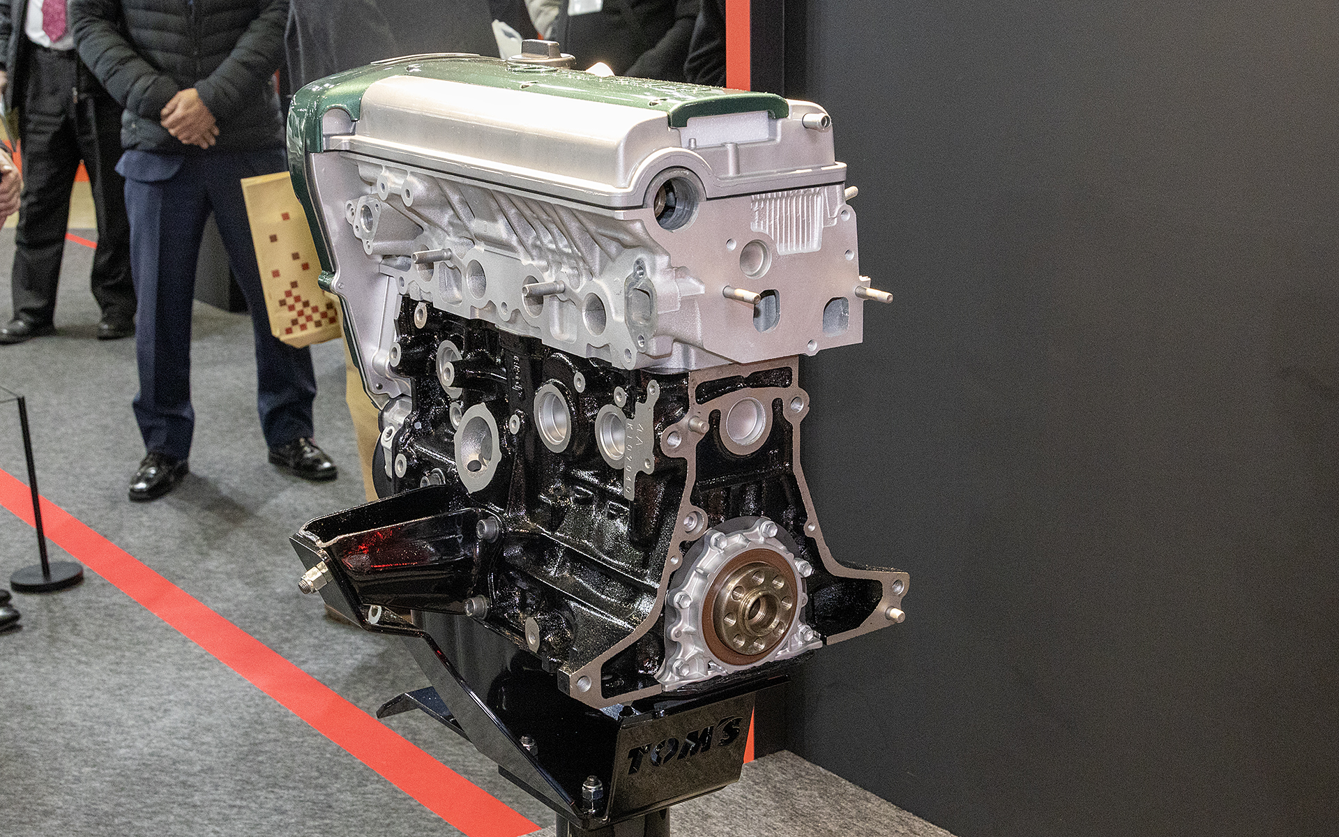 TRA-E4AL165は275万円～。16バルブ4A-Gのトムス仕様は「TRA-4AU135」でこちらは258万5000円～