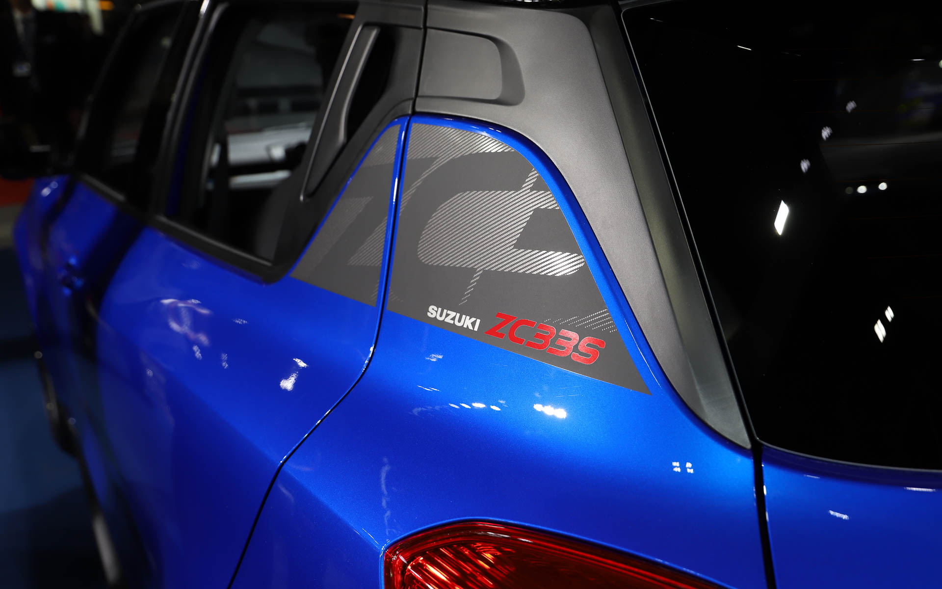 最終の特別仕様車となり、内外装に専用アイテムを採用