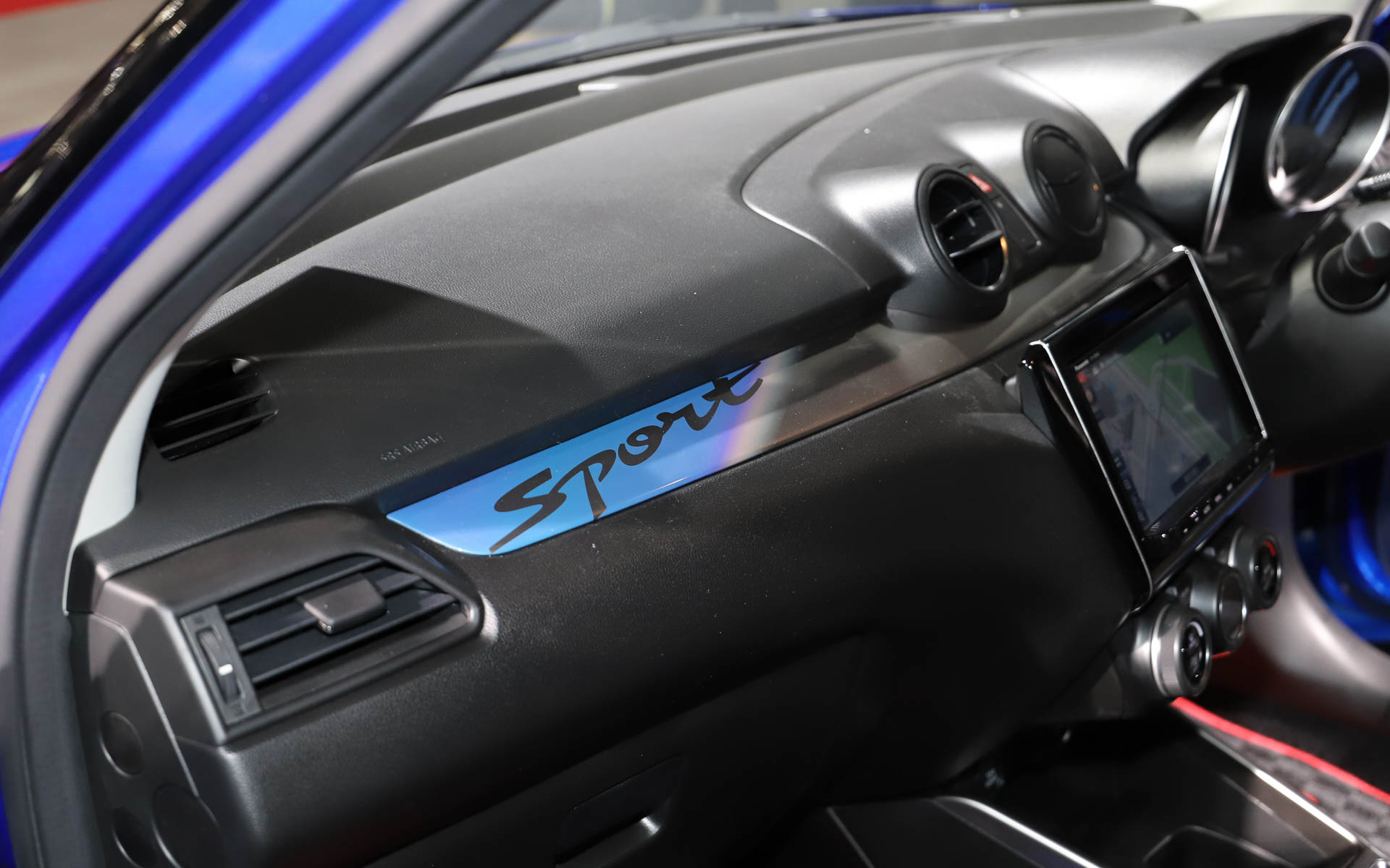 最終の特別仕様車となり、内外装に専用アイテムを採用