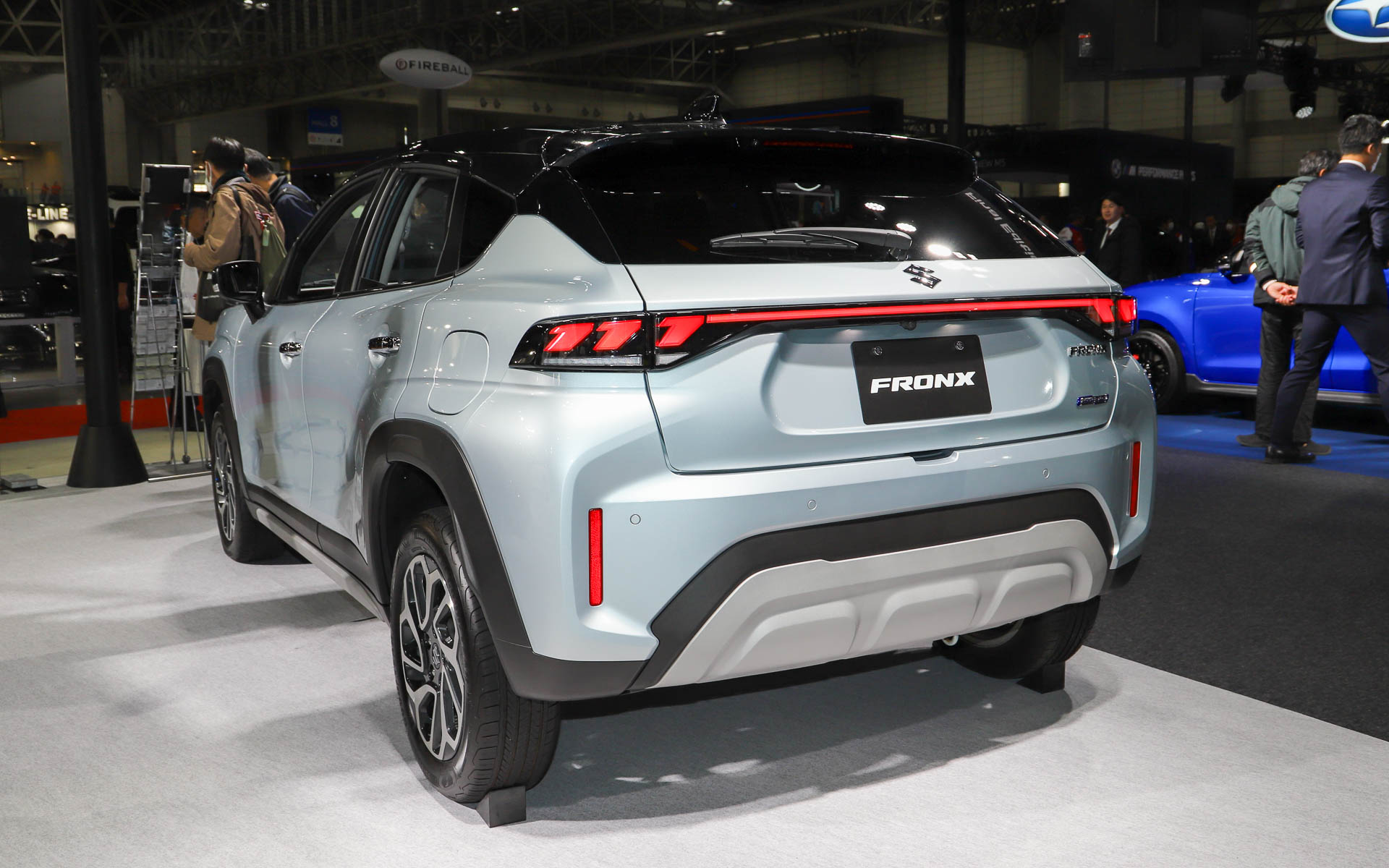 新型フロンクスの市販車両。乗り込めるようになっていた