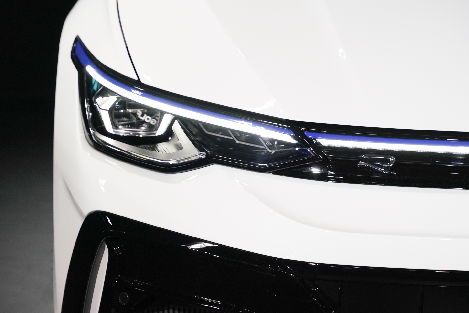 新型ゴルフ R ヴァリアント