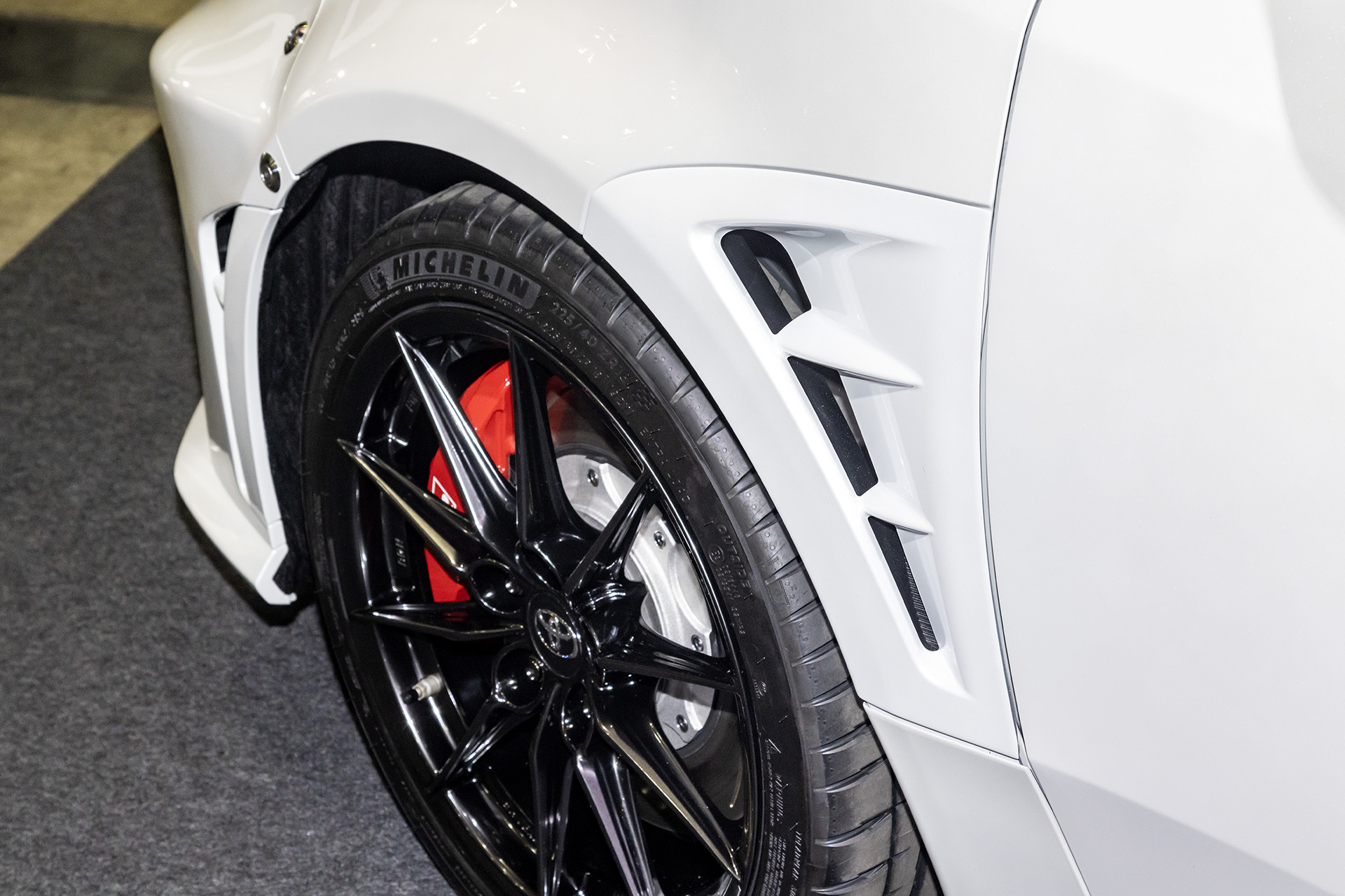 フェンダーダクト